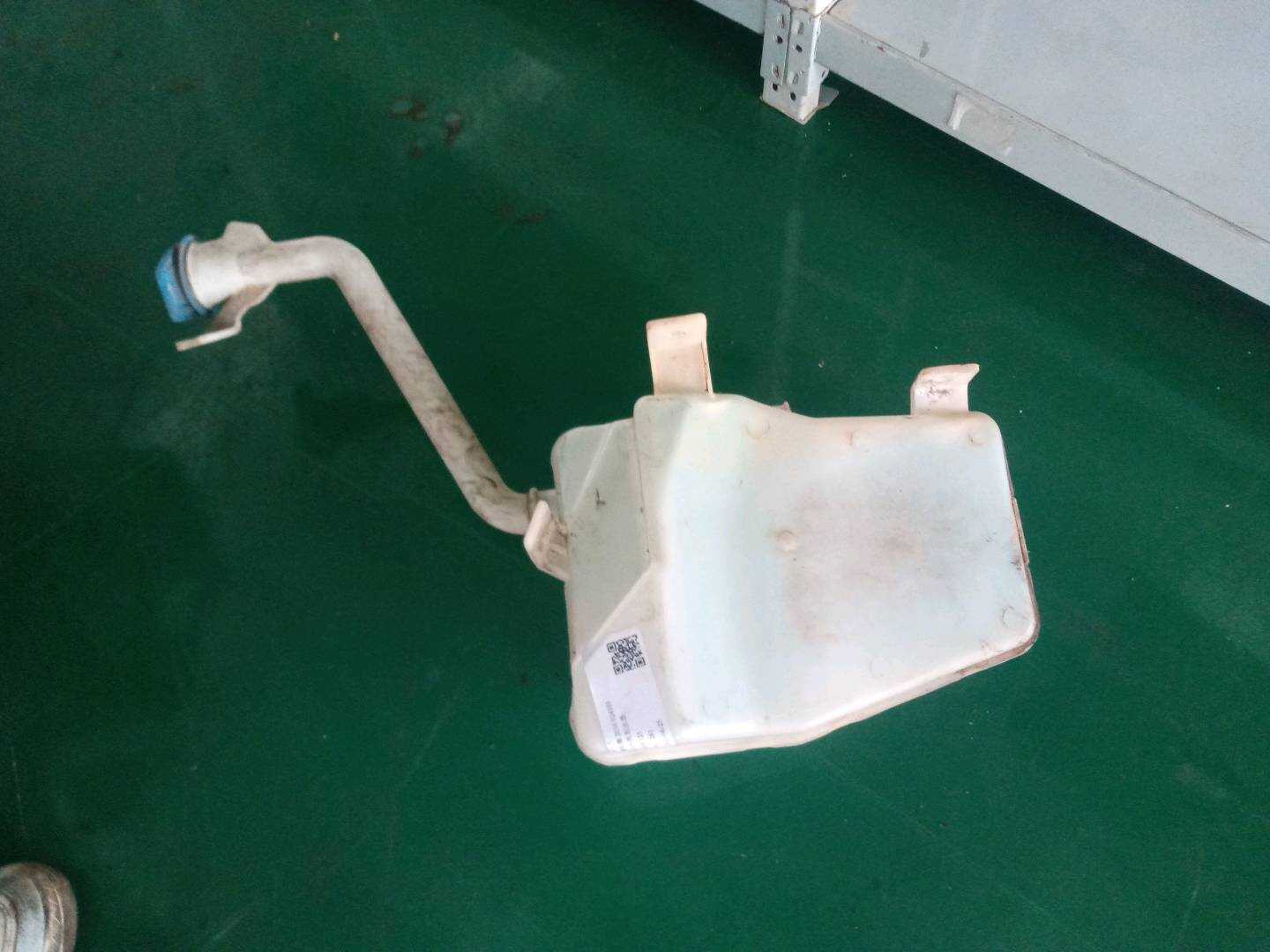 10099125 Front Windshield Washer Reservoir