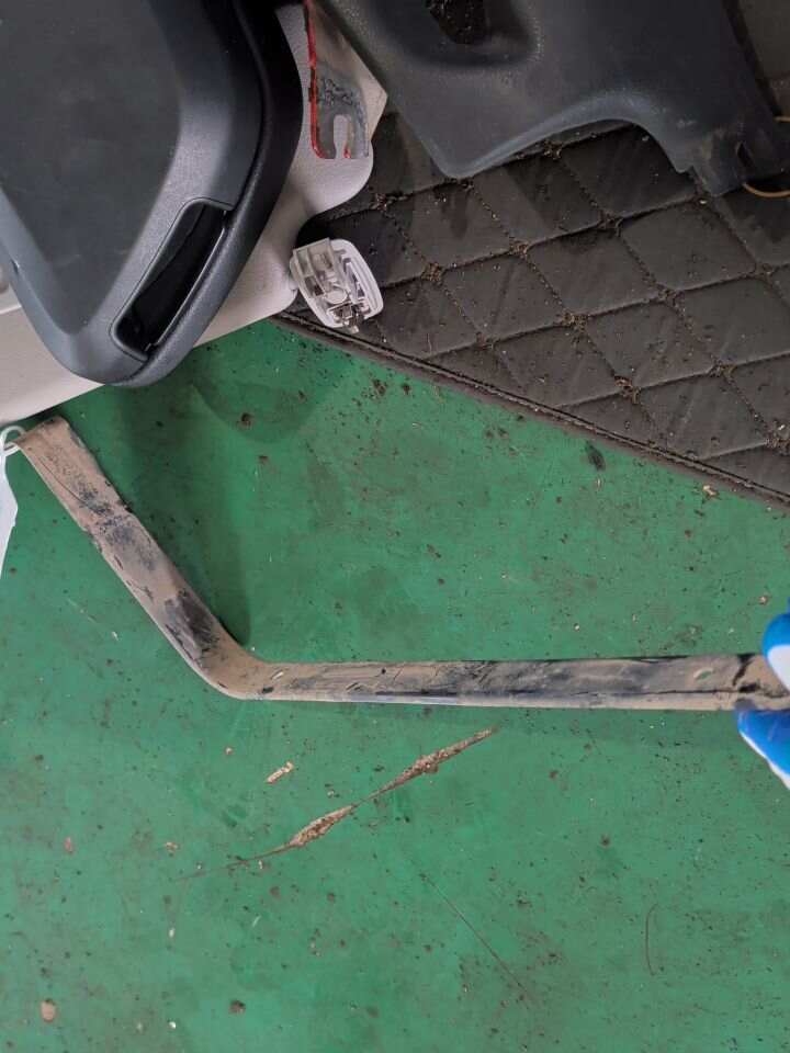 16117318624 燃油箱固定带(左)