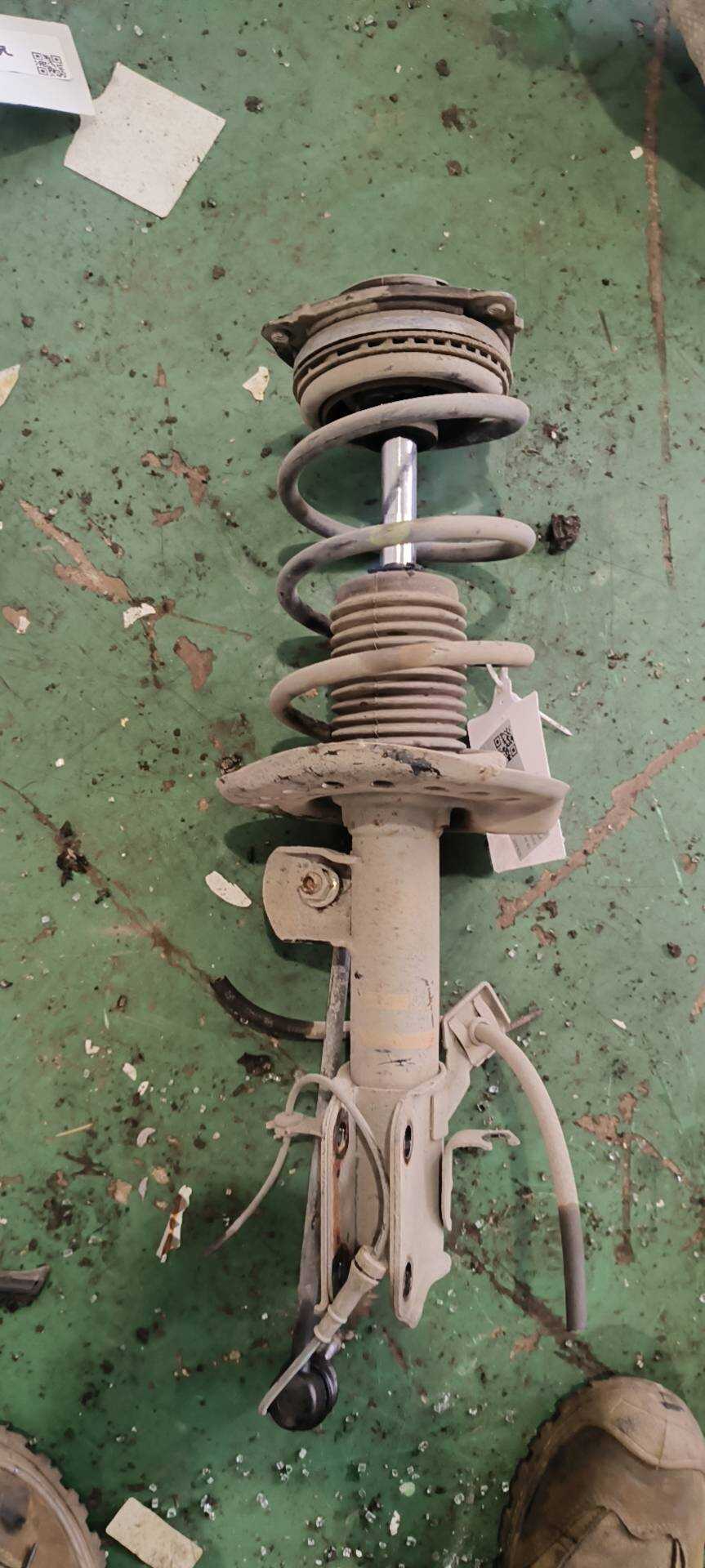 543025MA0C 前减震器芯（右）