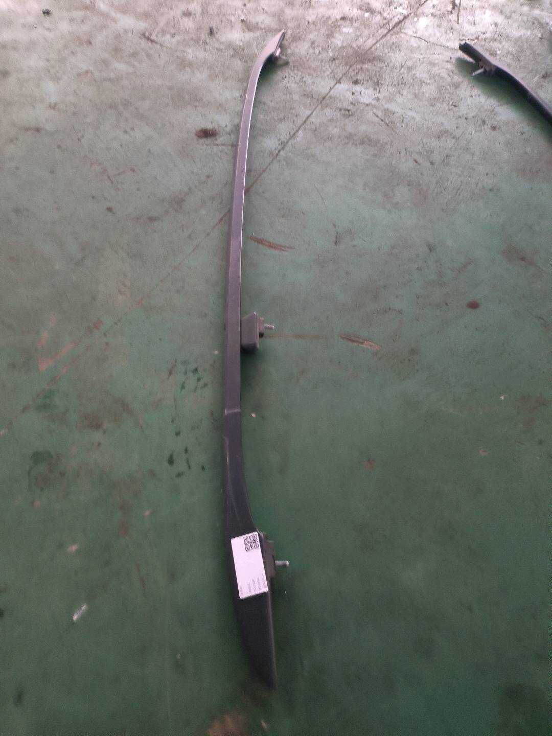 51137052538 Roof Rack, Right
