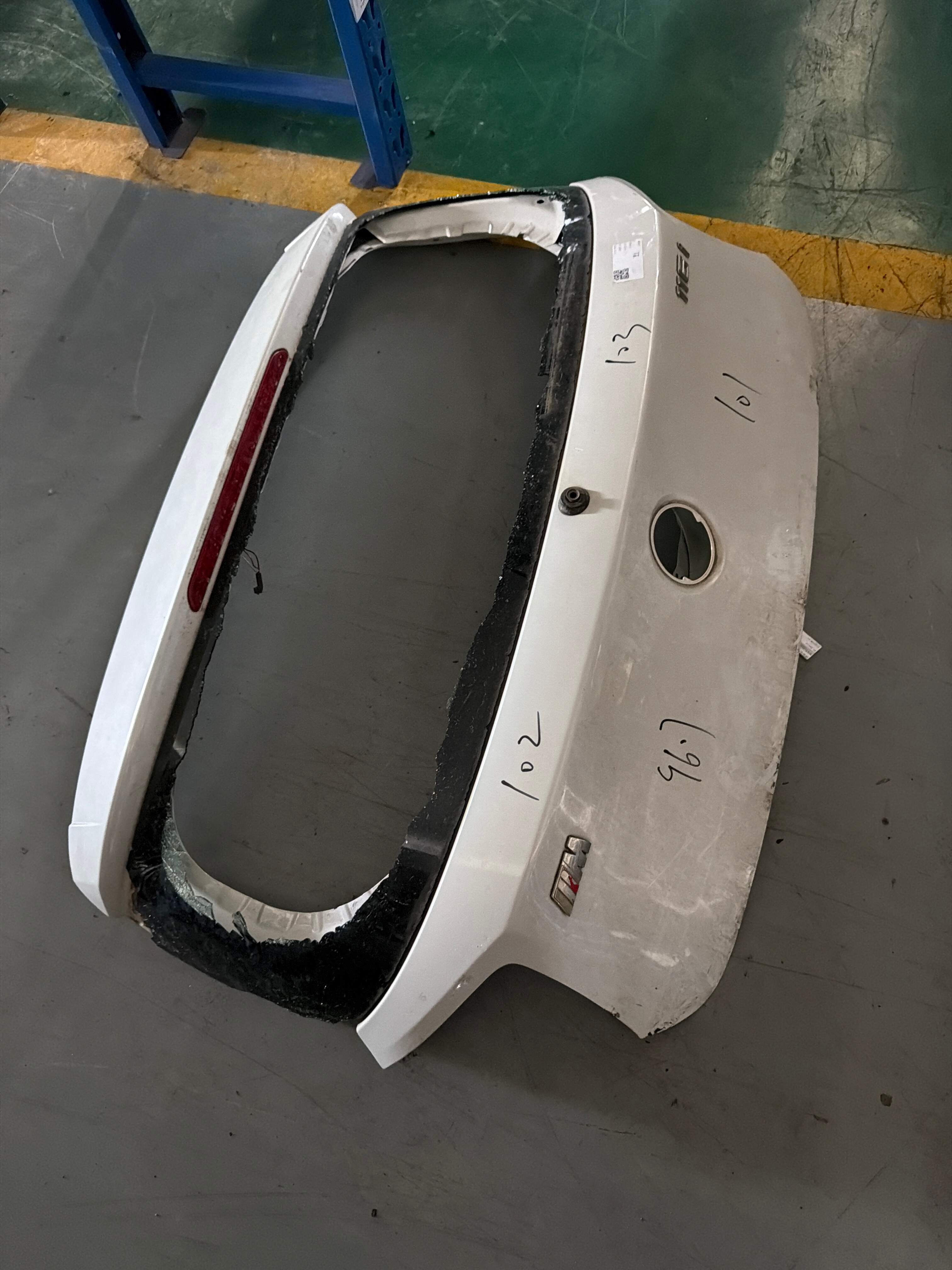 41007305470 Trunk Lid