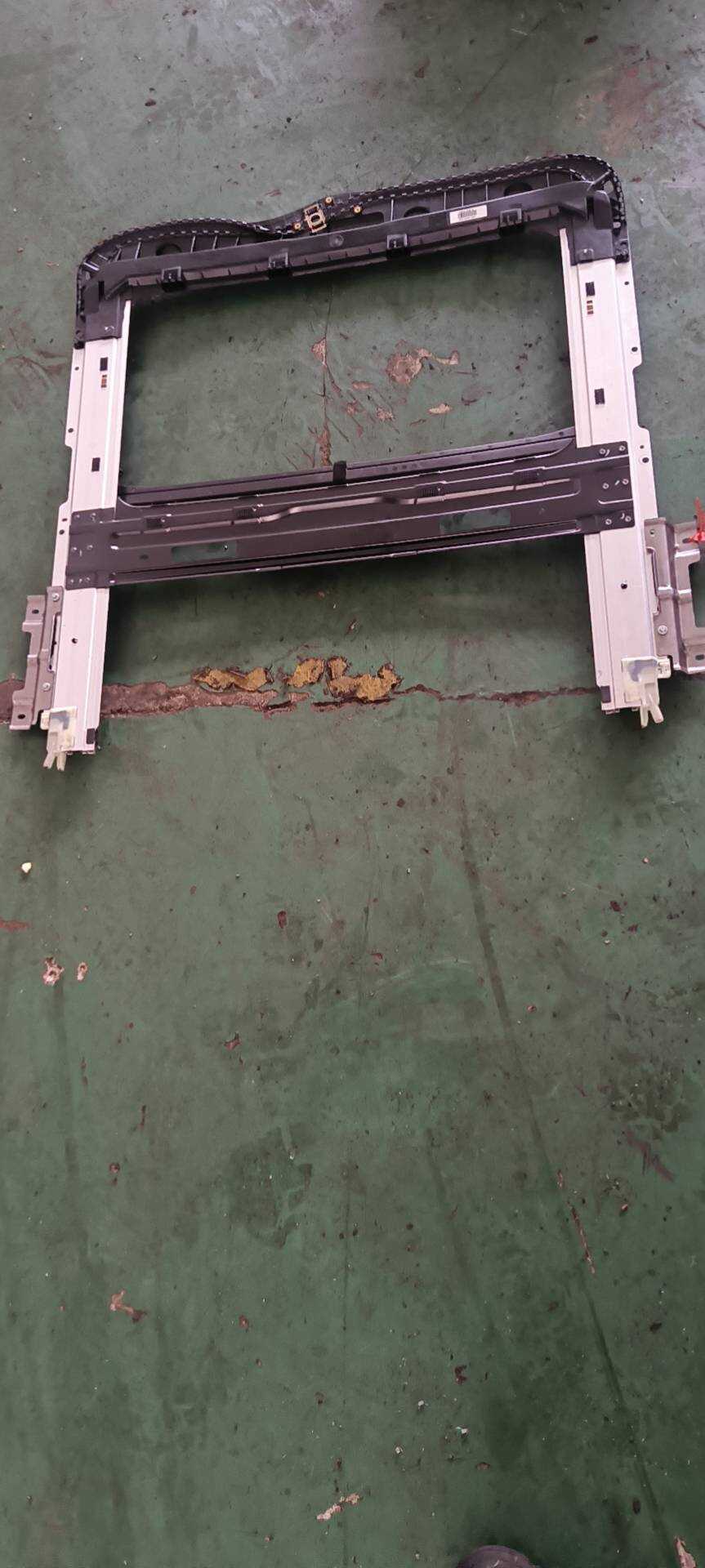 B013150 Sunroof Frame Assembly