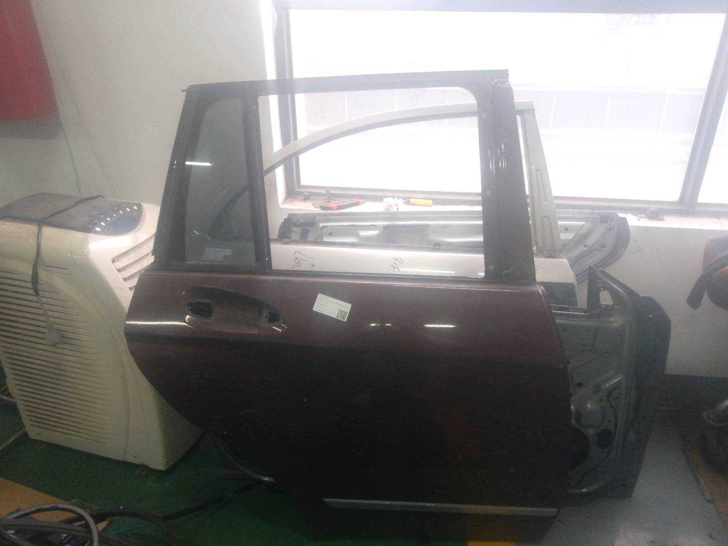 A2047301400 后门壳（右）
