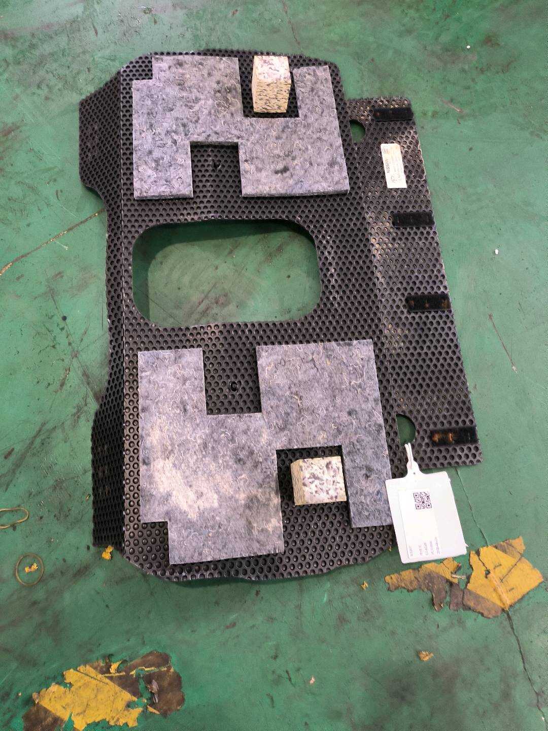 849102V72A 行李箱前装饰板