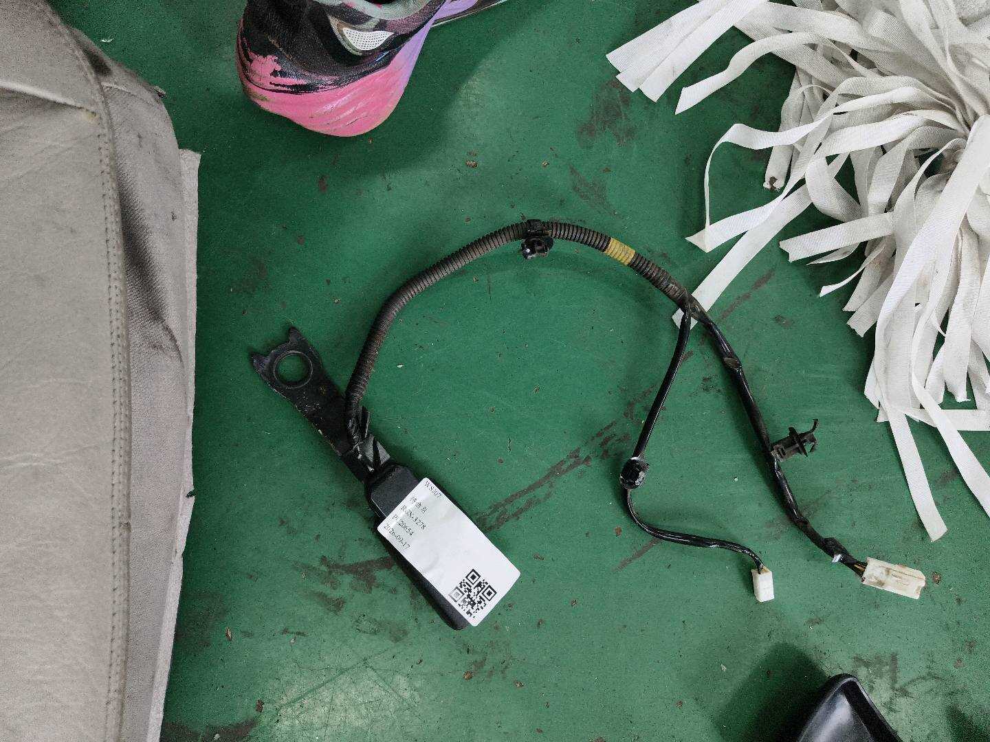 7324076010C0 副驾驶员座椅安全带扣