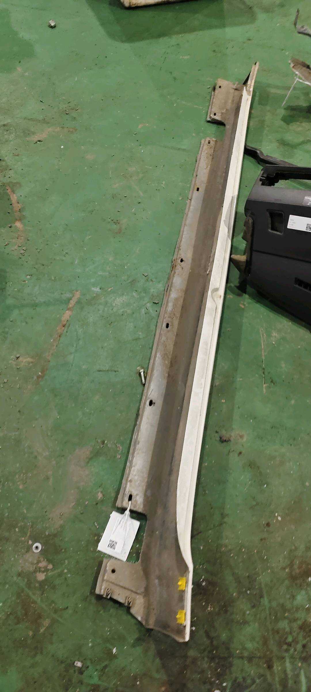 51777177676 底大边(右)