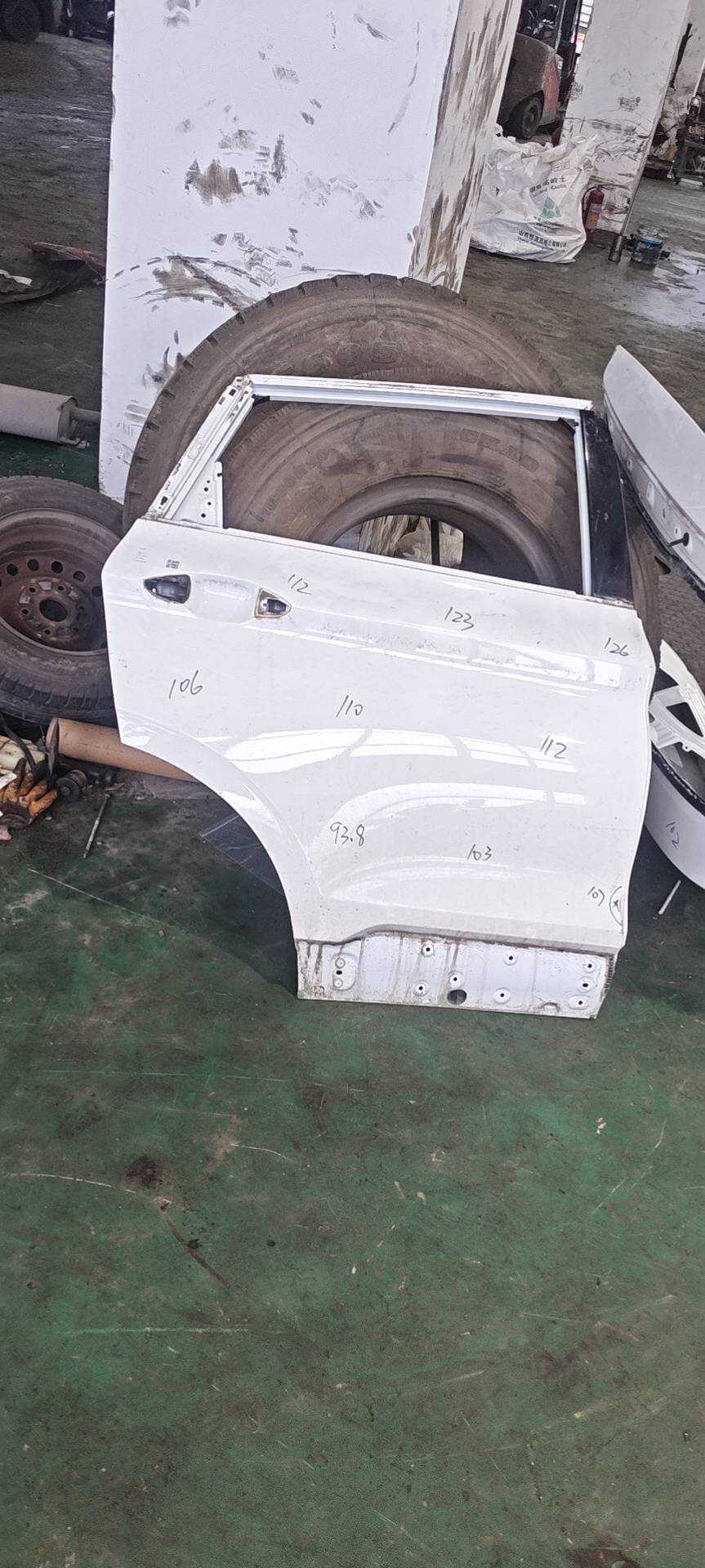 6600166624C15 右后车门本体总成