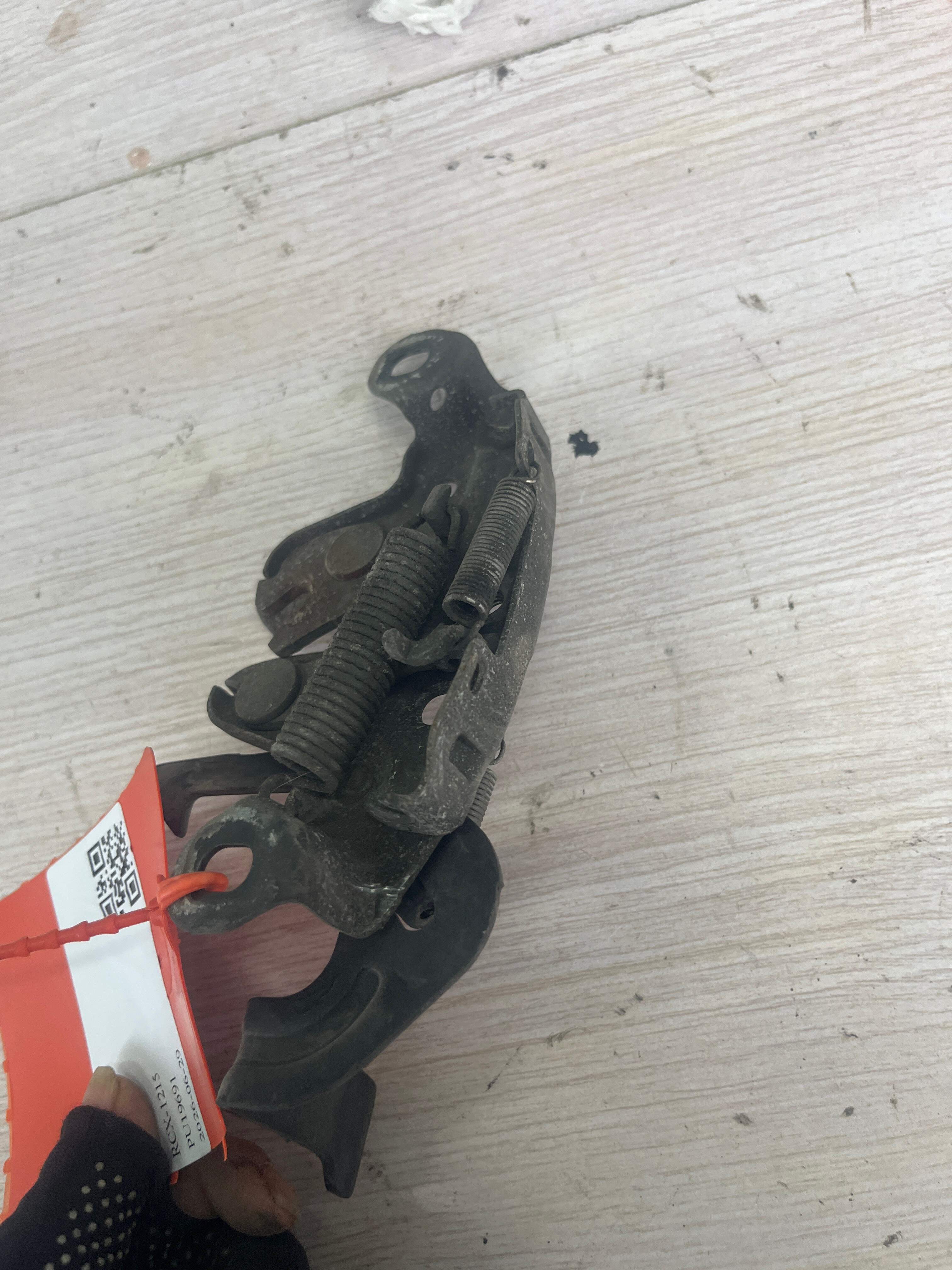 656013S500 Hood Lock