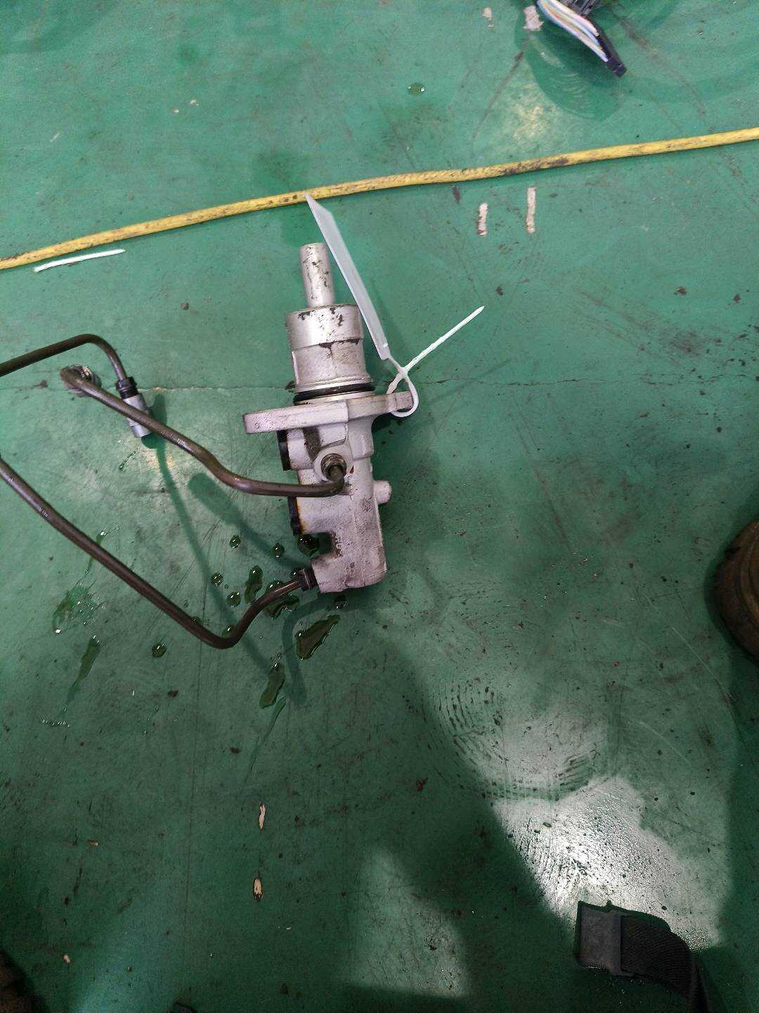 34336785926 Brake Master Cylinder