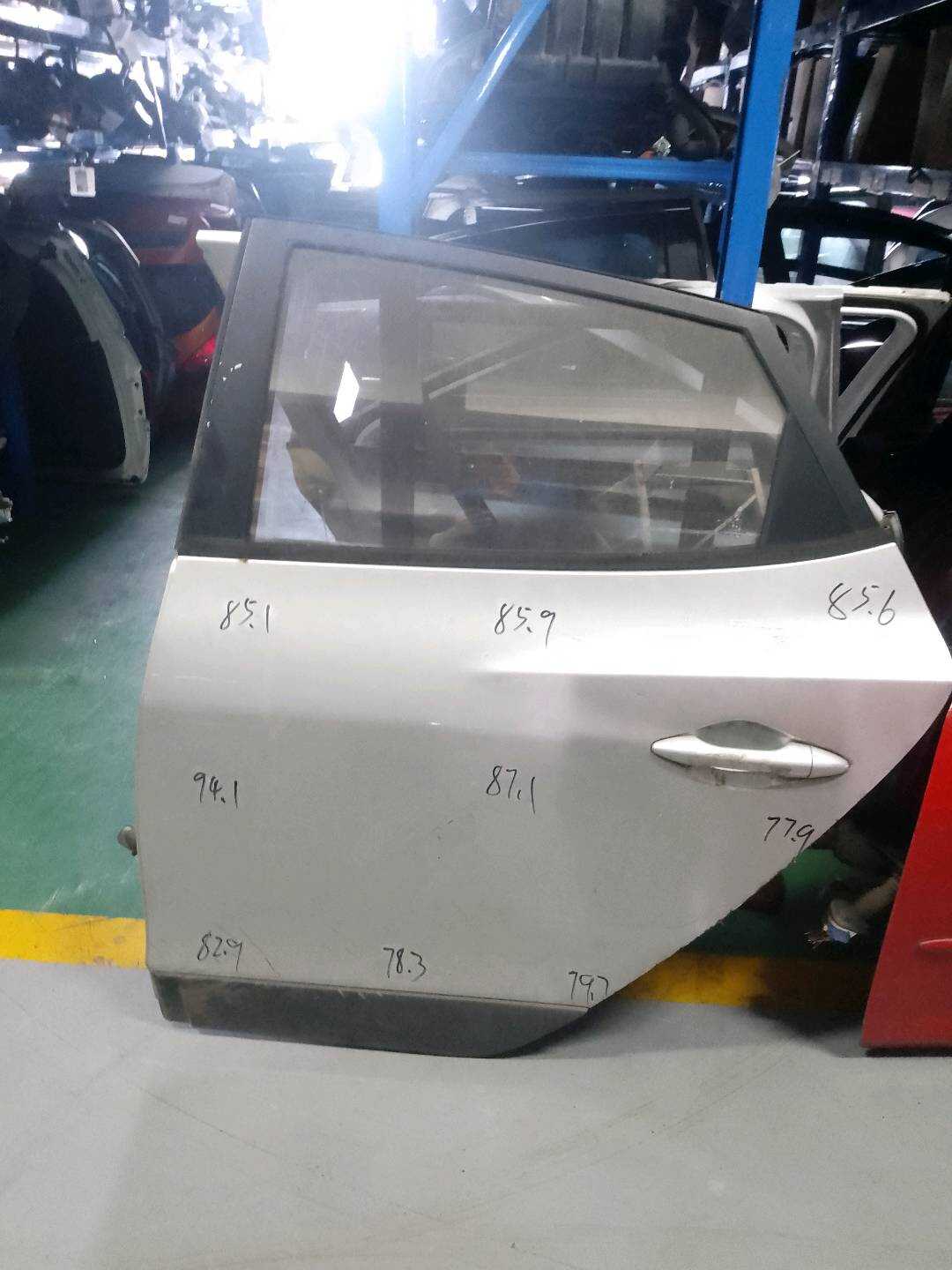 770032Z010 后门壳（左）