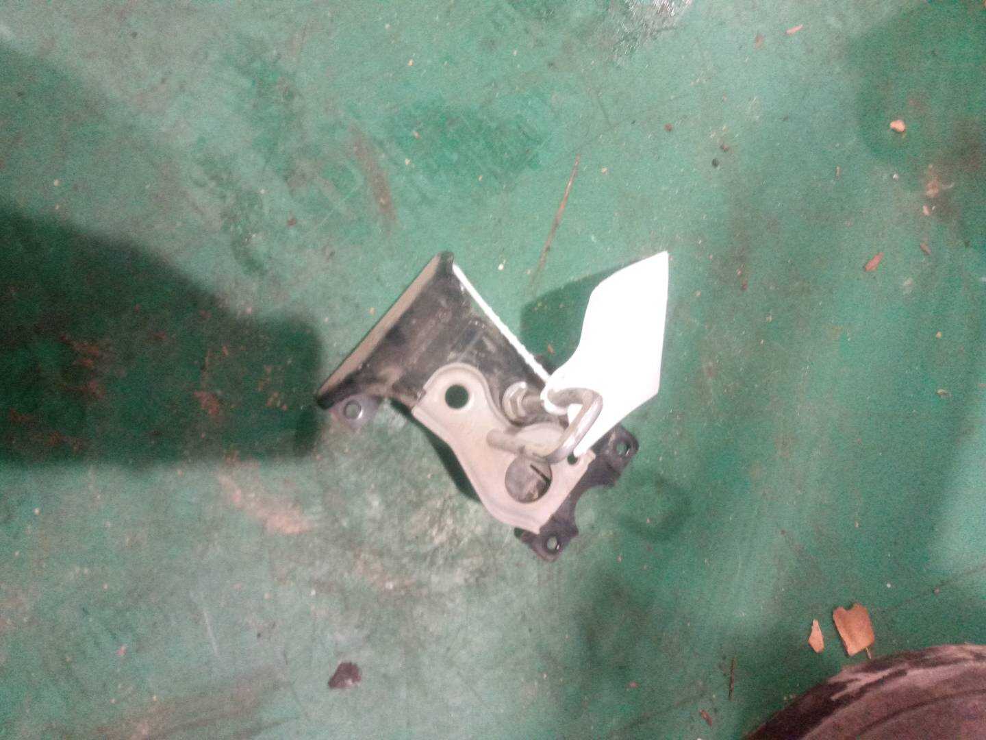 51237325992 前机盖锁栓
