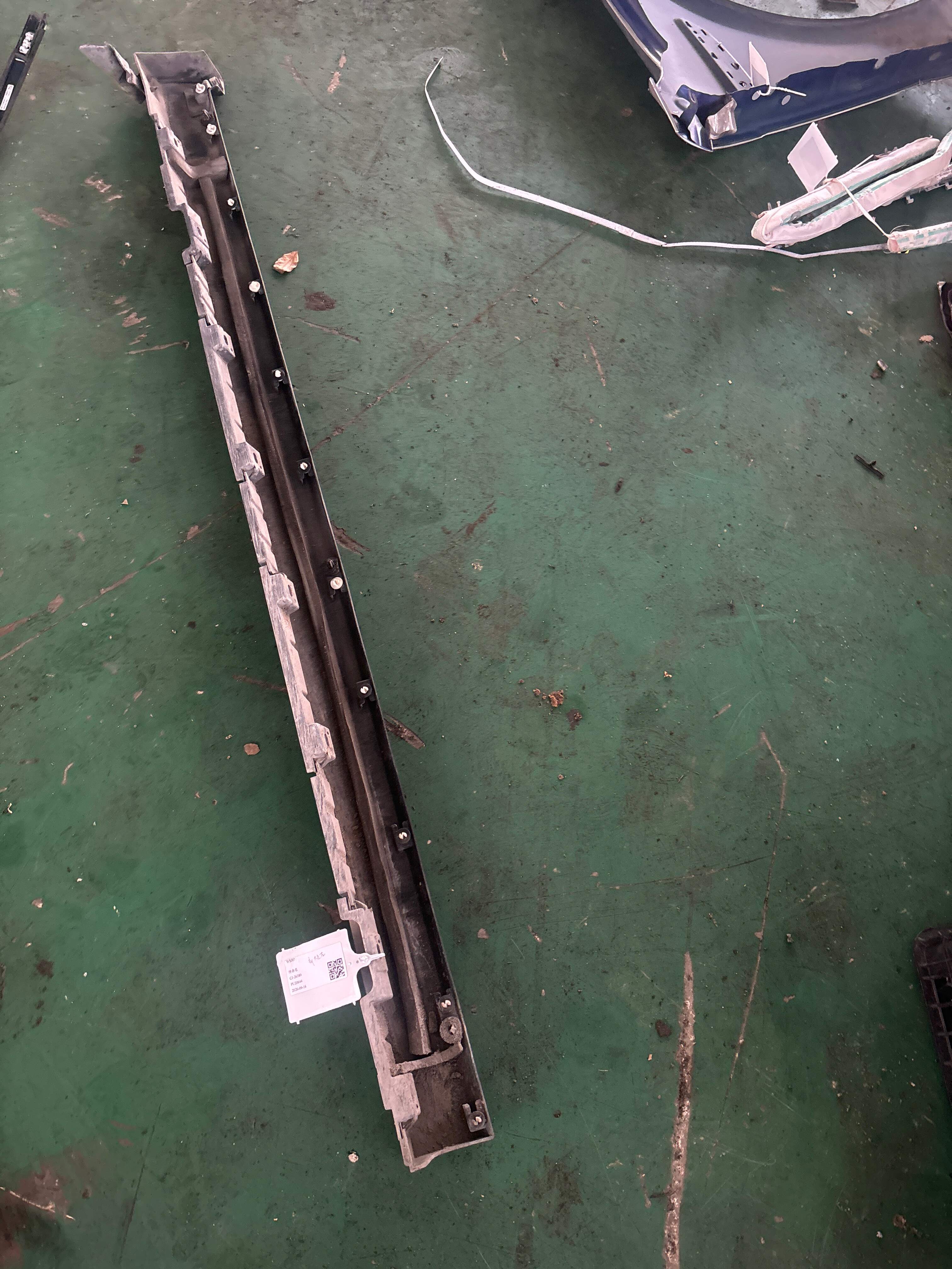 T4A3867 Rocker Panel, Left