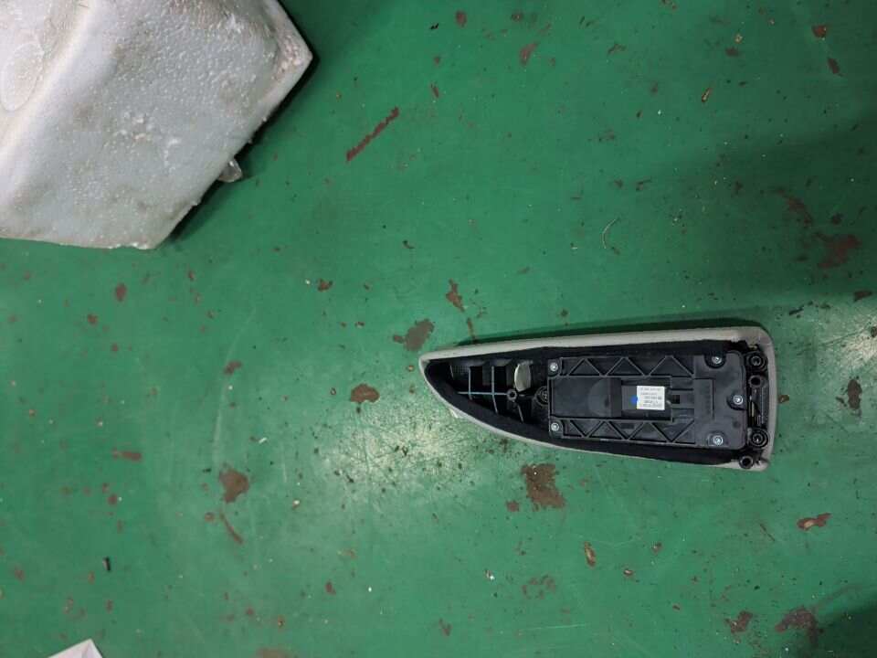 A22187092107J22 Rear Door Window Switch, Right