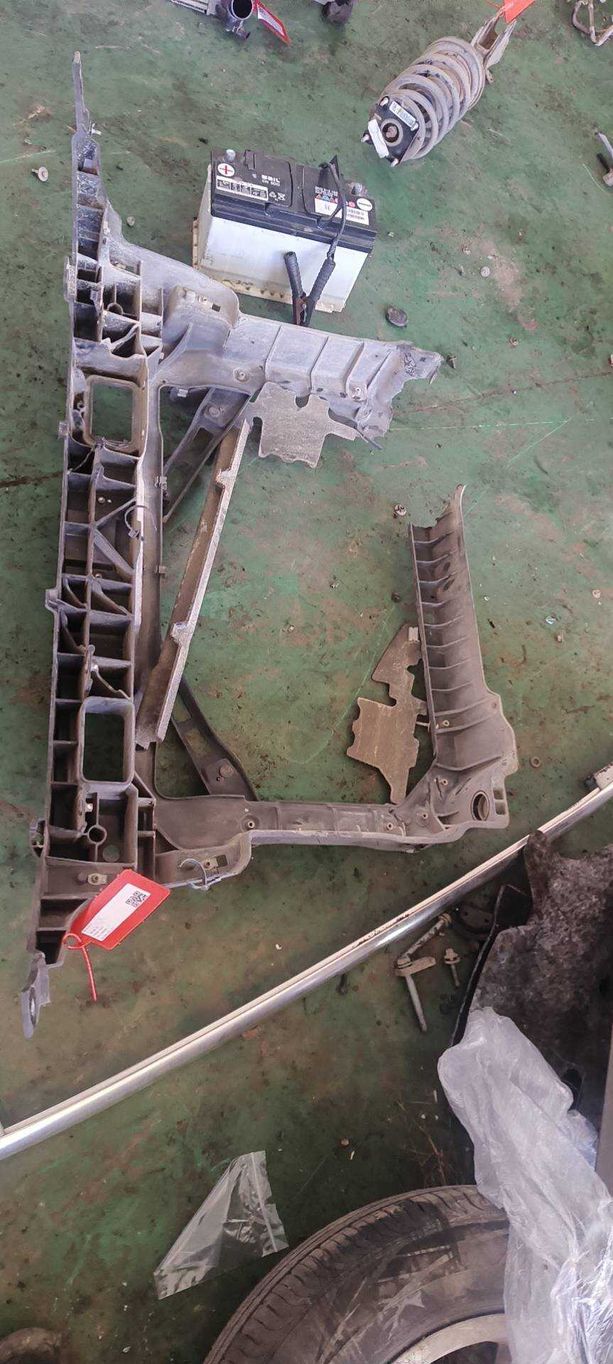 CT4Z2552A 后制动分泵(右)