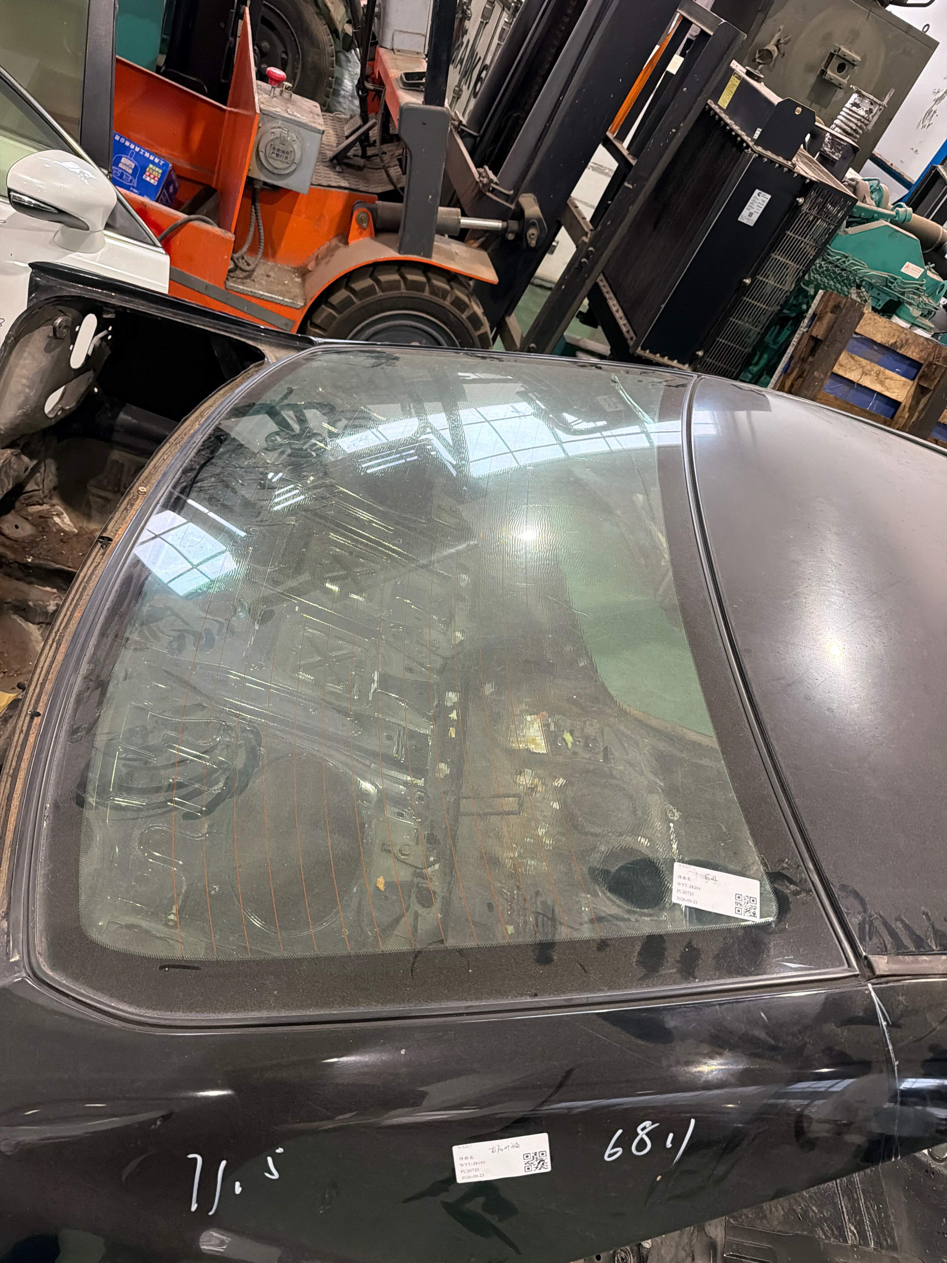 648110W310 Rear Windshield Glass