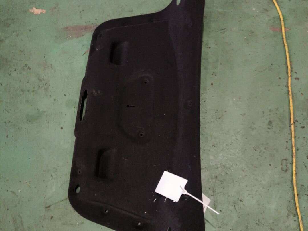 T4N13330 尾盖内饰板
