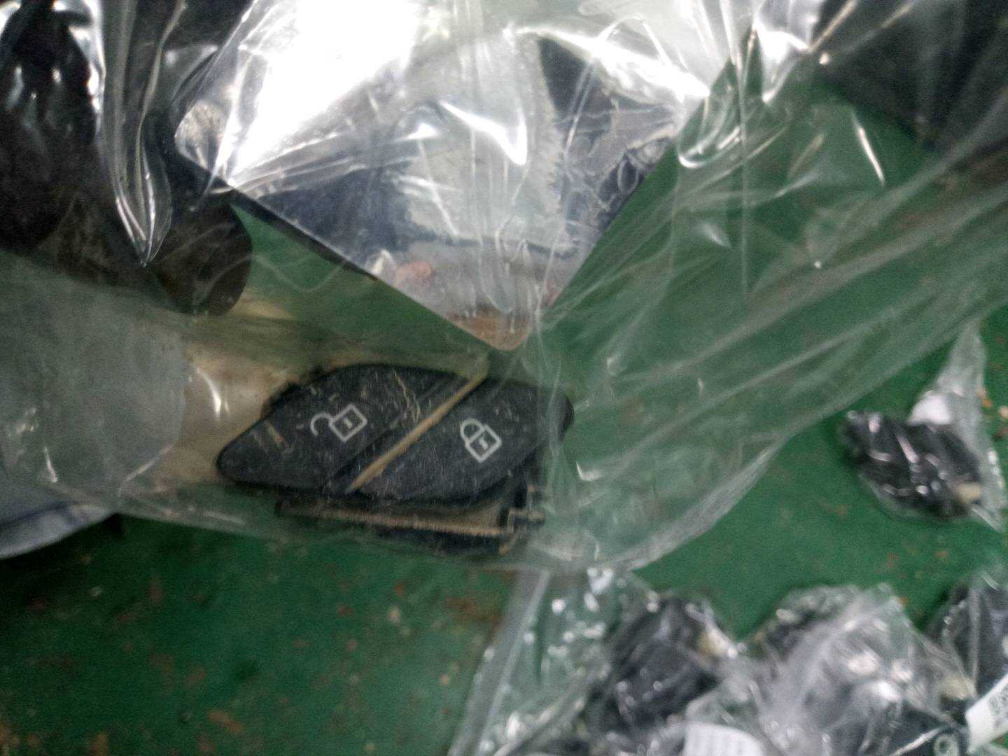 61319320642 开关 中控锁 右侧