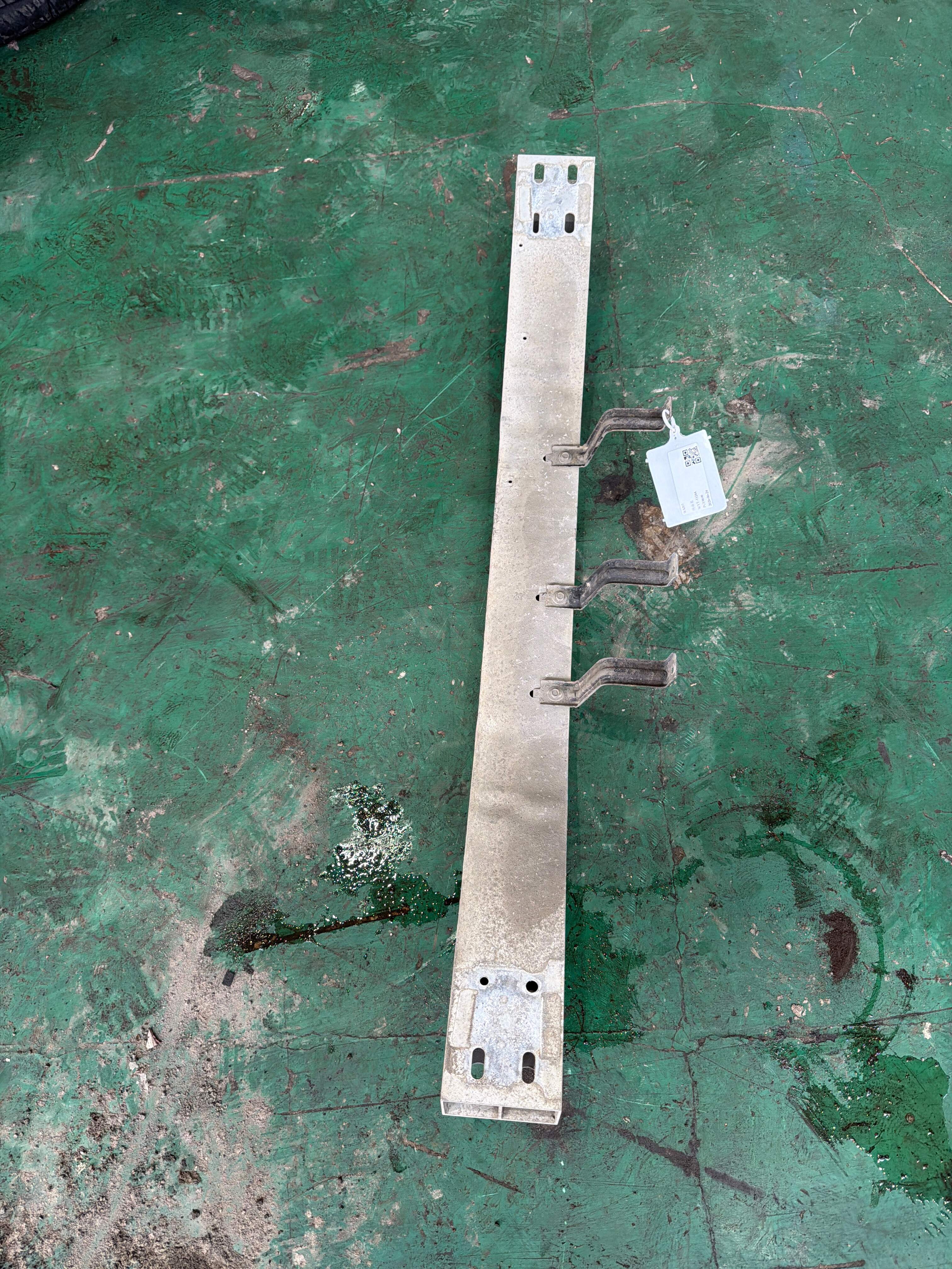 850301CA0A 后保险杠骨架