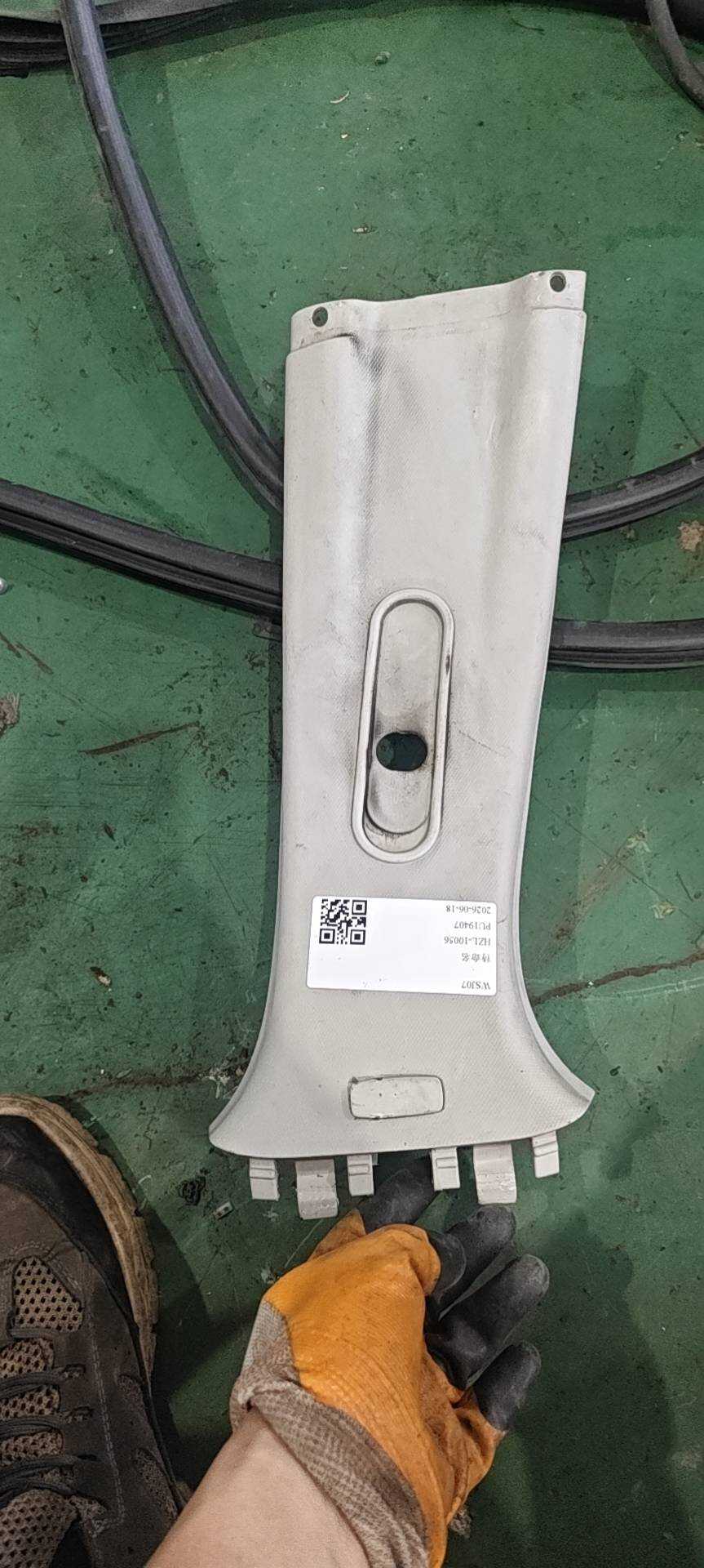 18D867244D B柱内衬(右上)