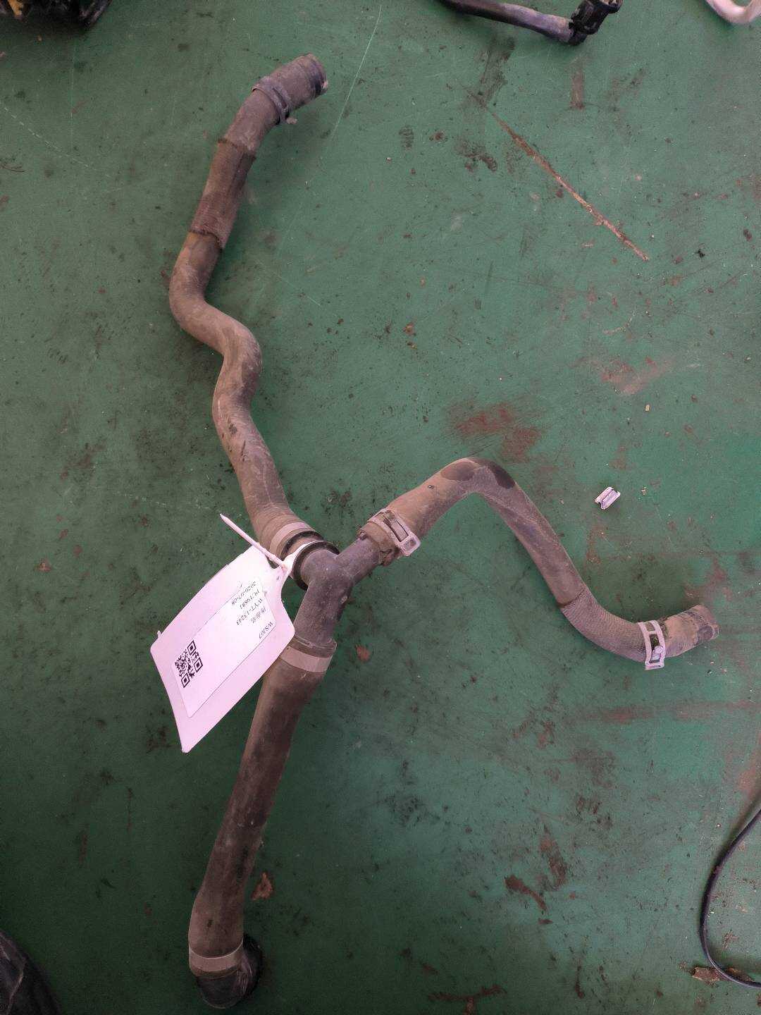17127617376 水泵至热交换器管路