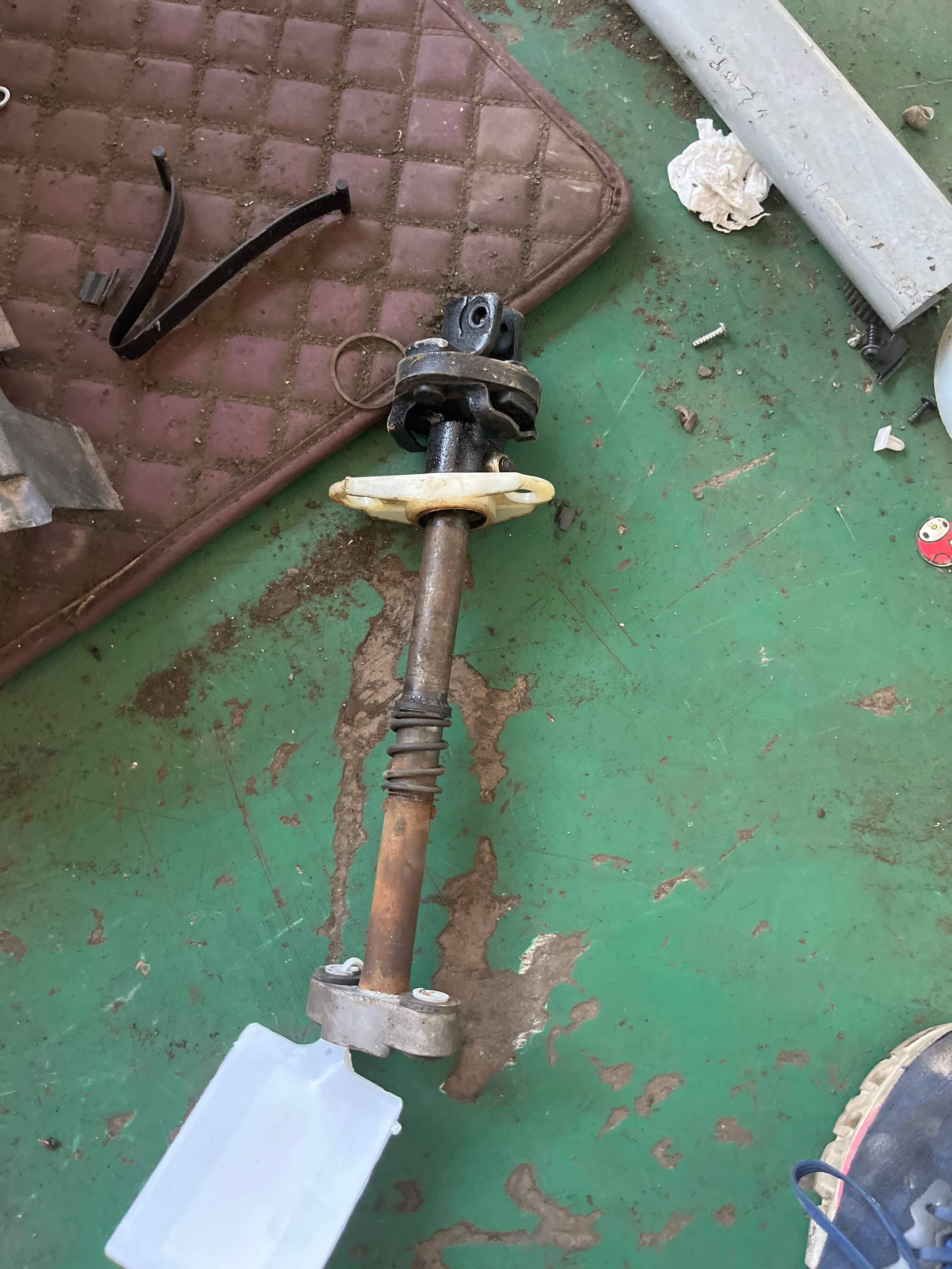 811419763F 转向管柱(下)