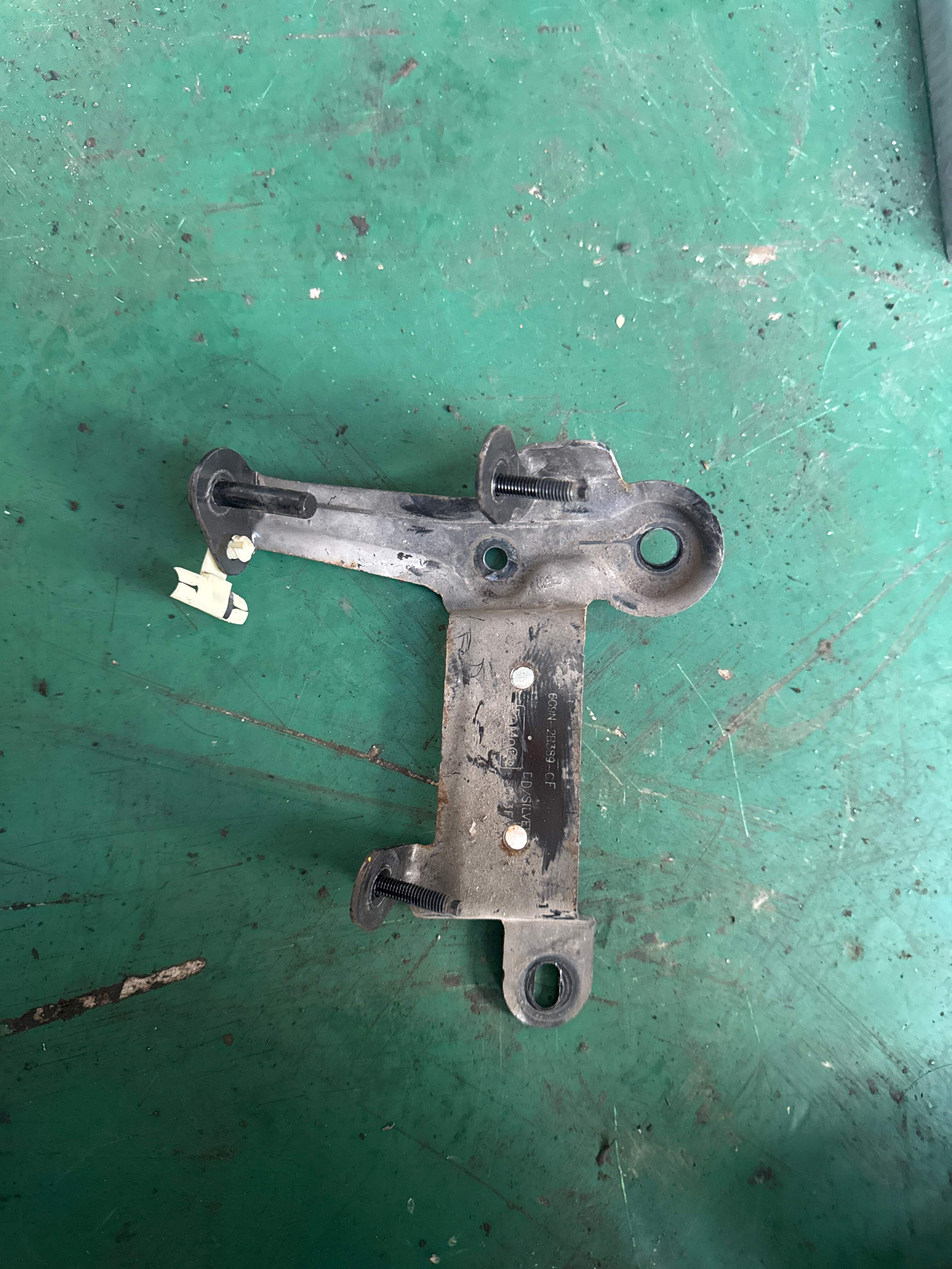 LR019160 ABS泵支架（下）