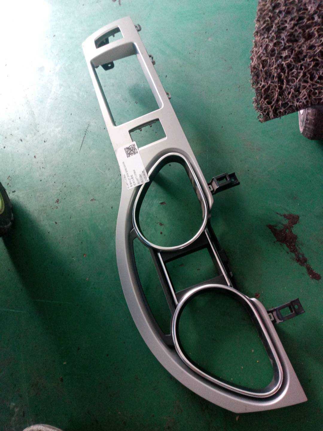 4L1857115JR66 组合仪表框