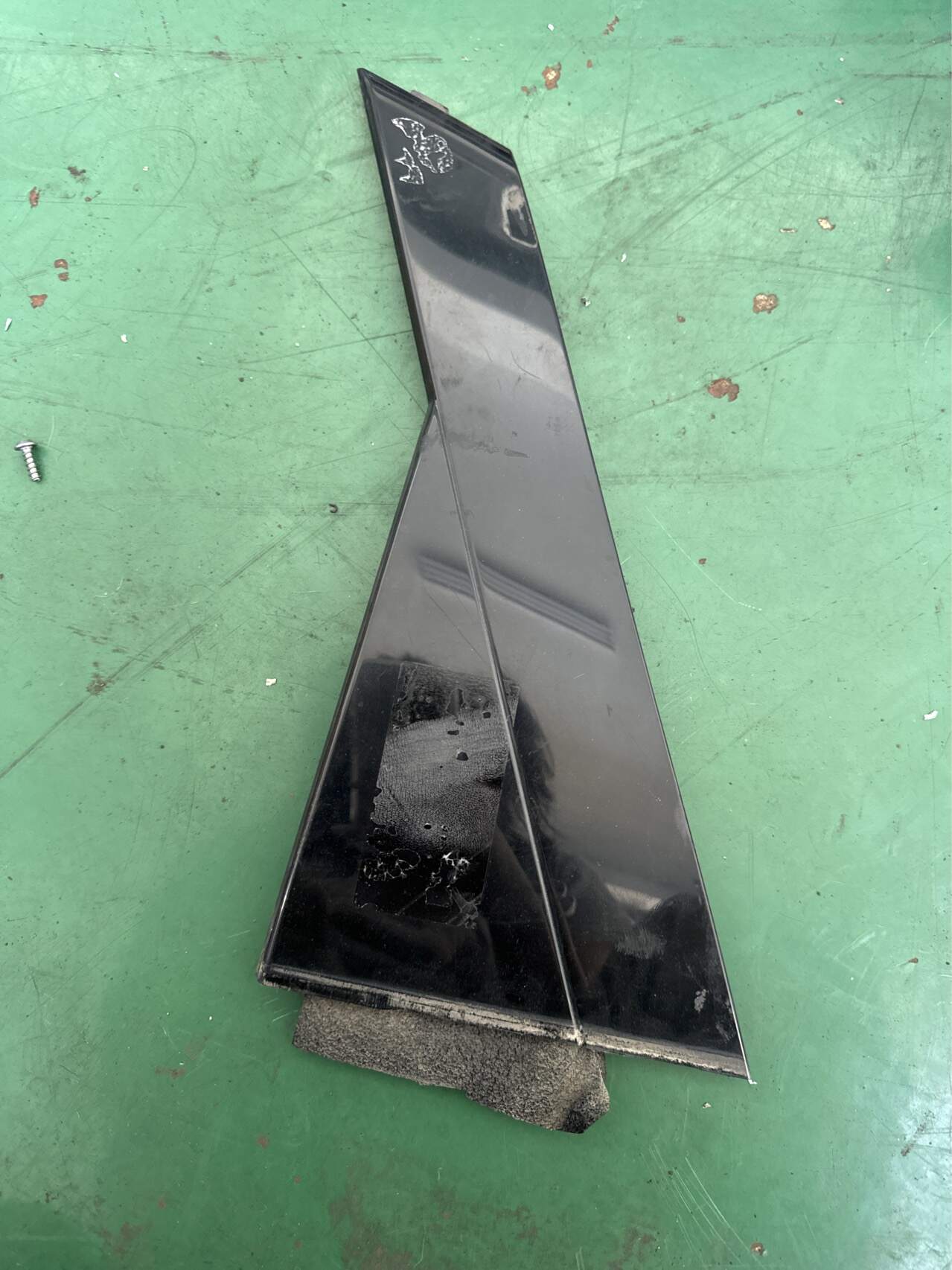 10155431 Rear Door Window Frame Rear Trim Assembly