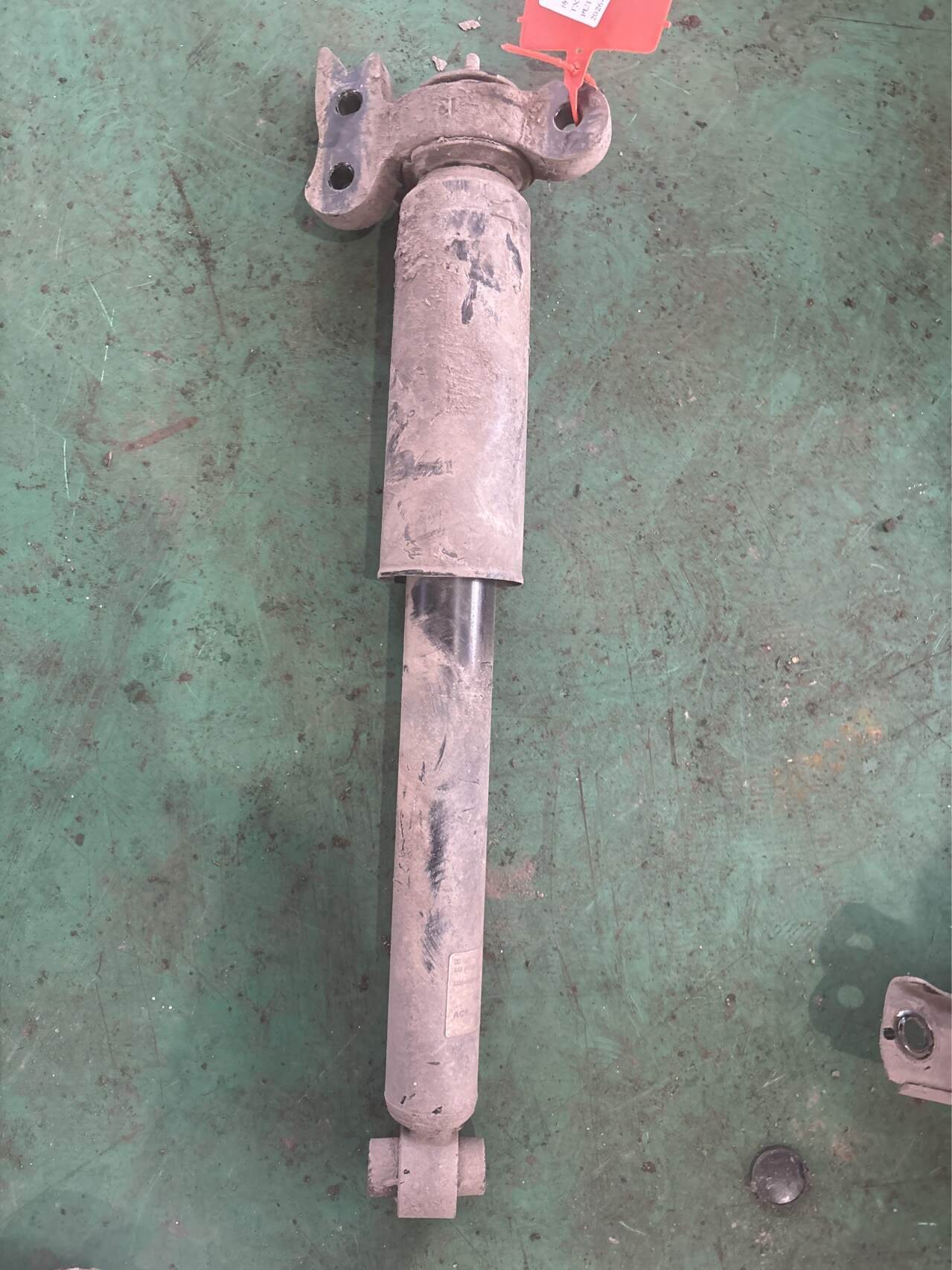84578866 后减震器总成（右）