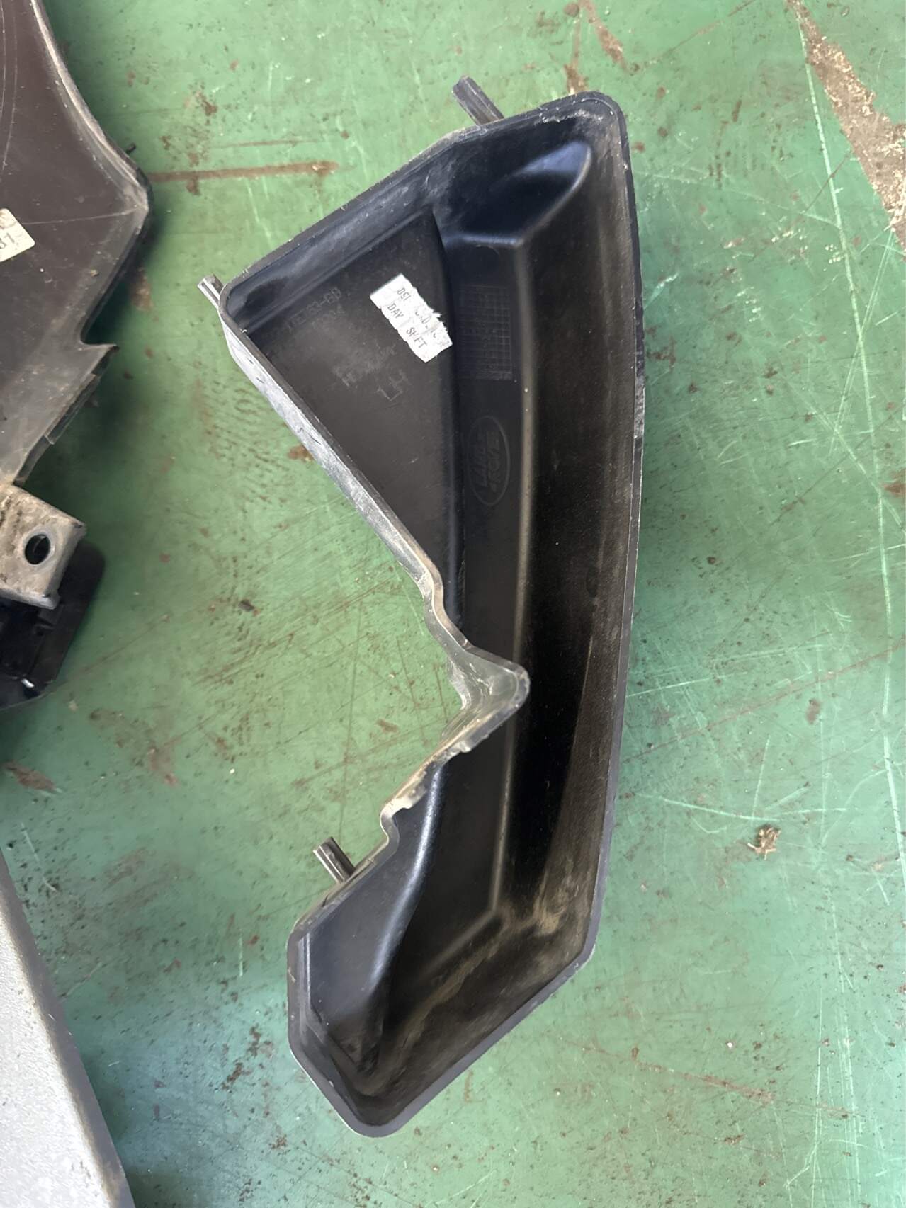 LR036193 Front Bumper Bracket, Left