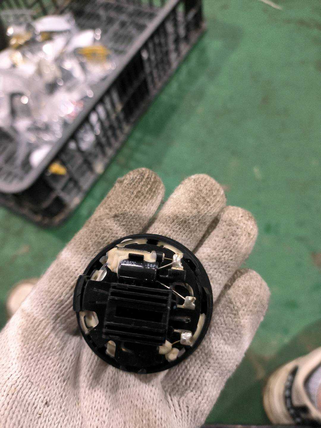 T4N3828 Dashboard Speaker, Left