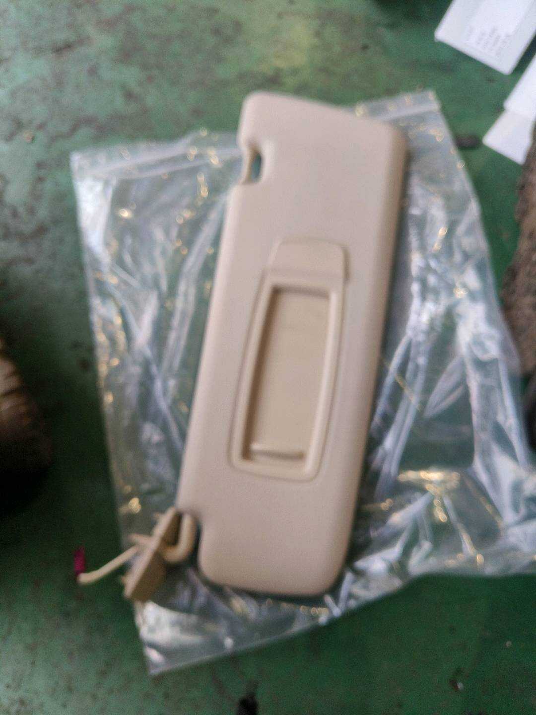 51167353959 遮阳板(左)