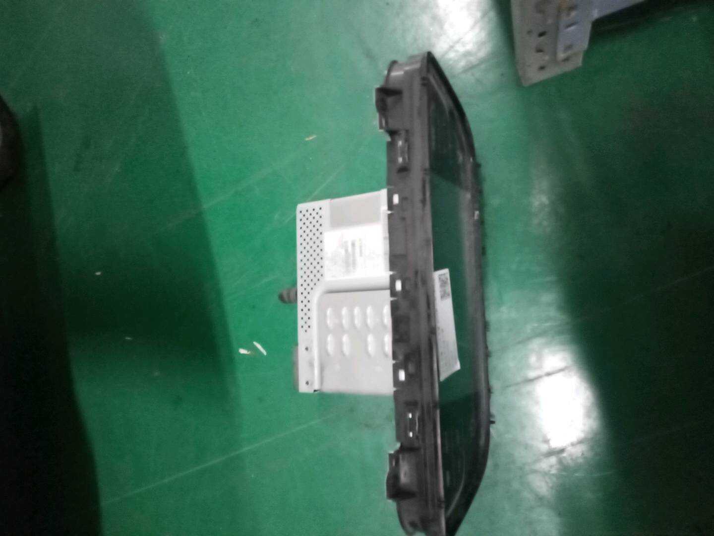 7079018000 仪表台中央显示器