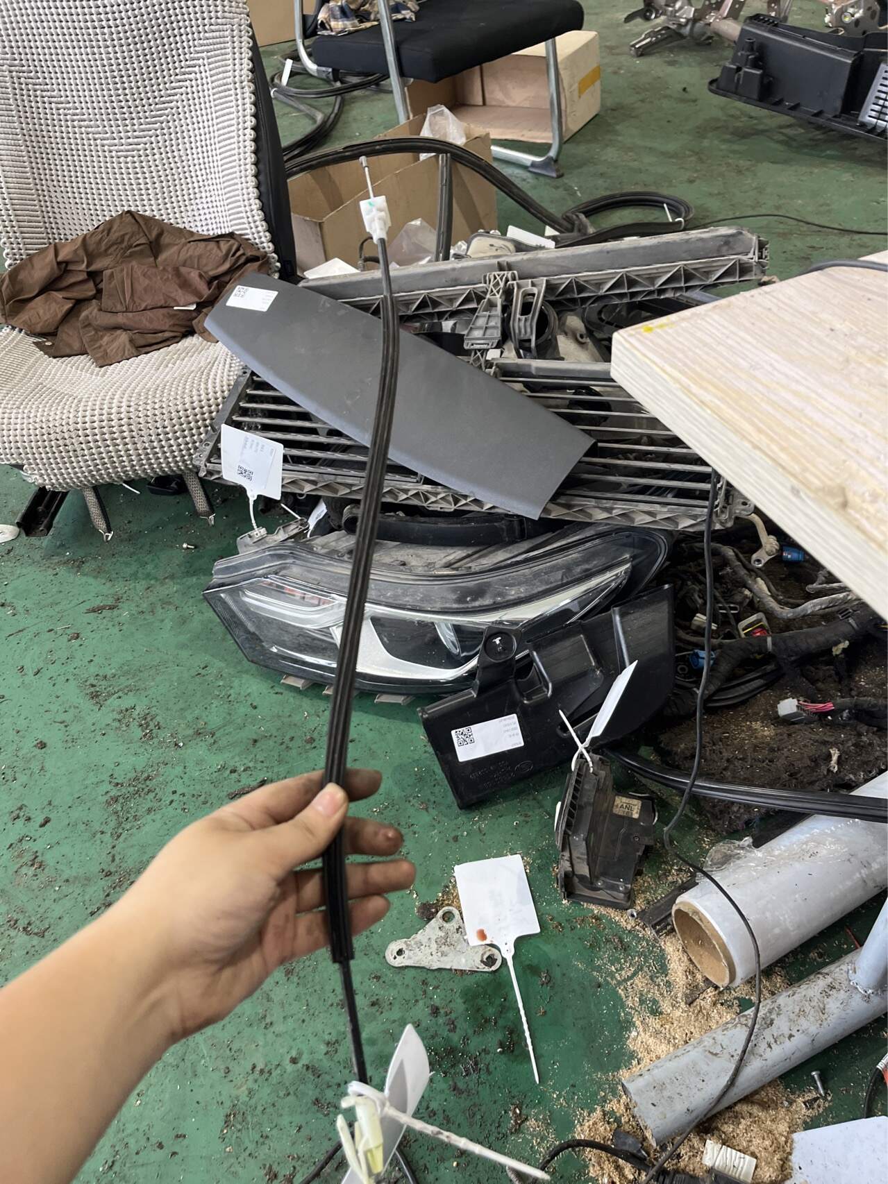 84096844 前门内拉手拉线（右）
