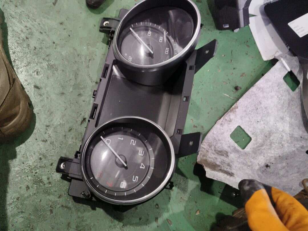T4N13863 组合仪表总成