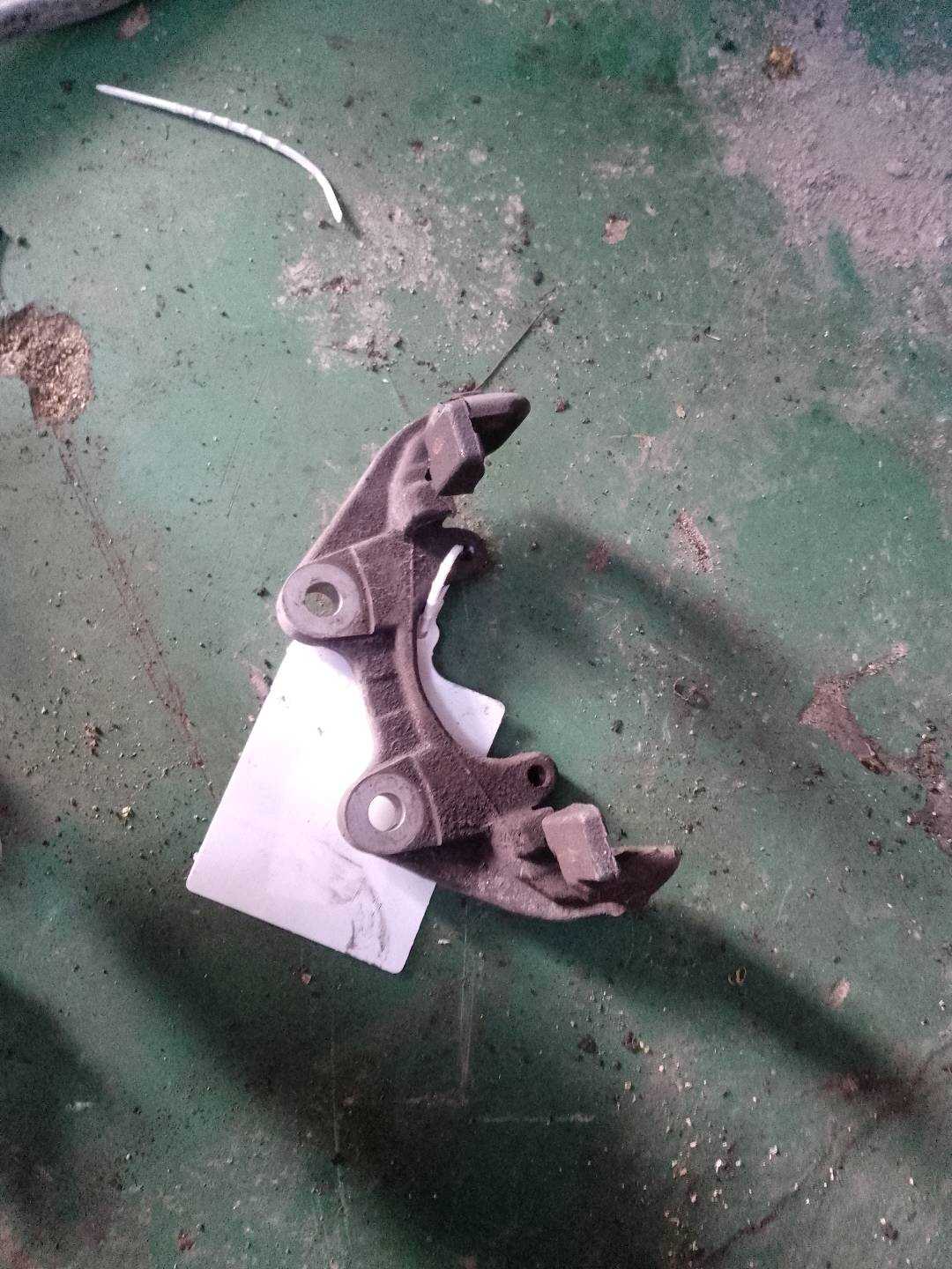 A0004205715 制动器托架零件套件