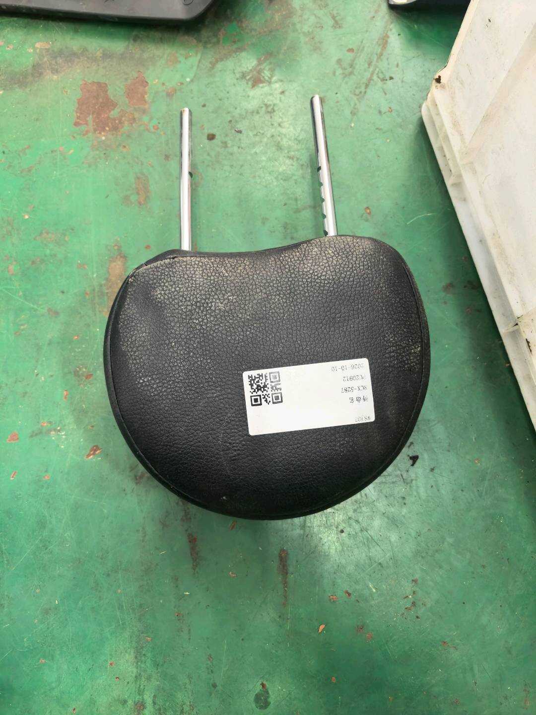 52107248574 副驾驶员座椅头枕