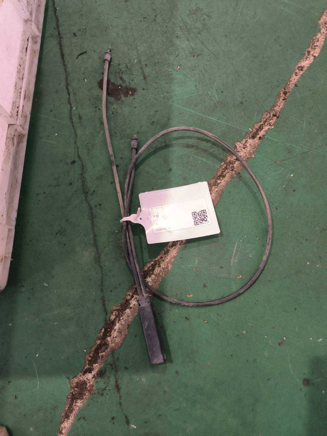 51232751378 前机盖拉线(前)