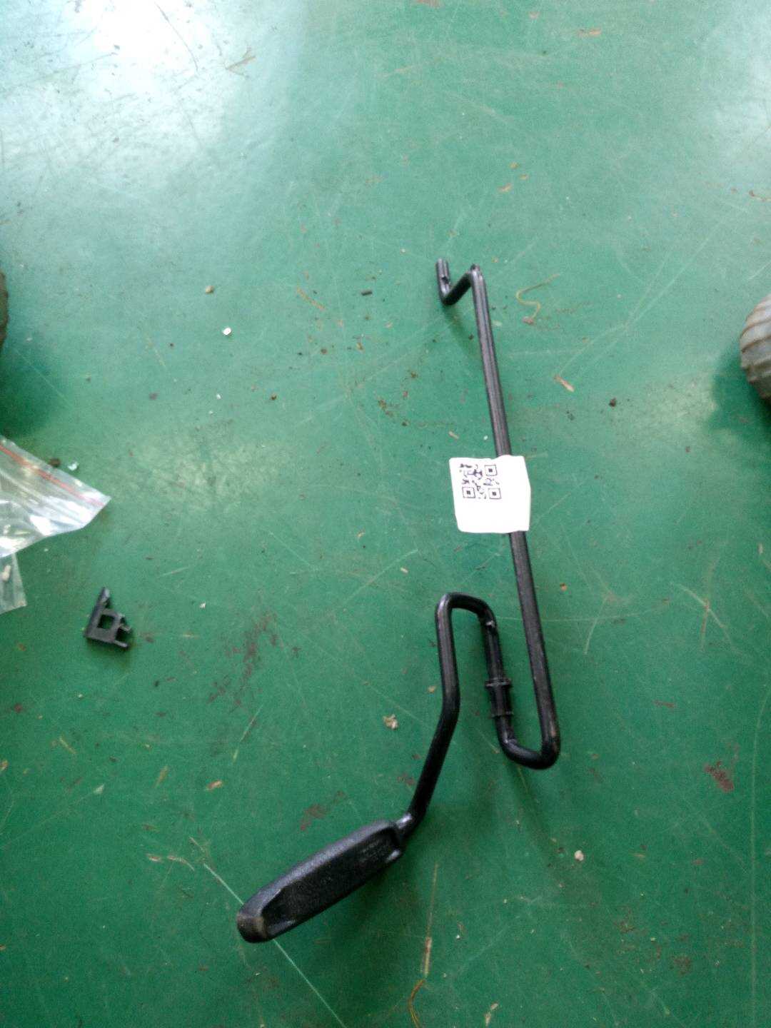 33D881231B 驾驶员座椅前后调整手柄