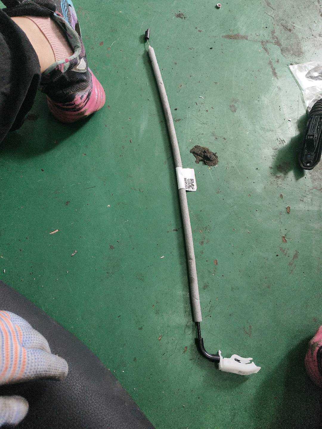 51217110705 前门内拉手拉线(右)