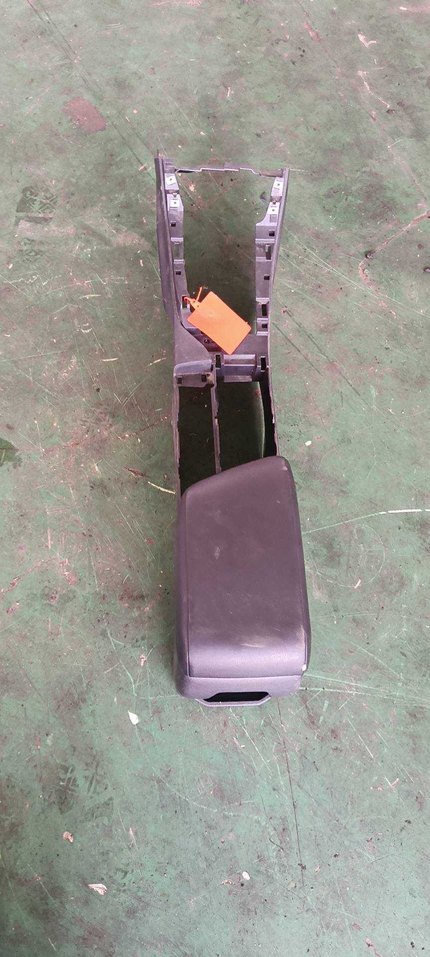969105MA0A Center Console Assembly
