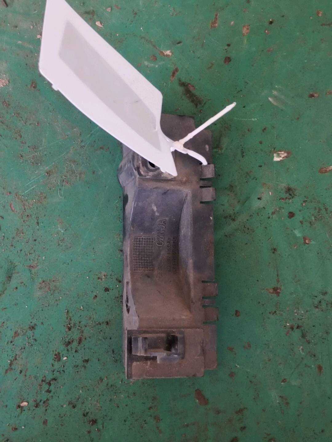 T2H7979 增压中冷器支架（左）
