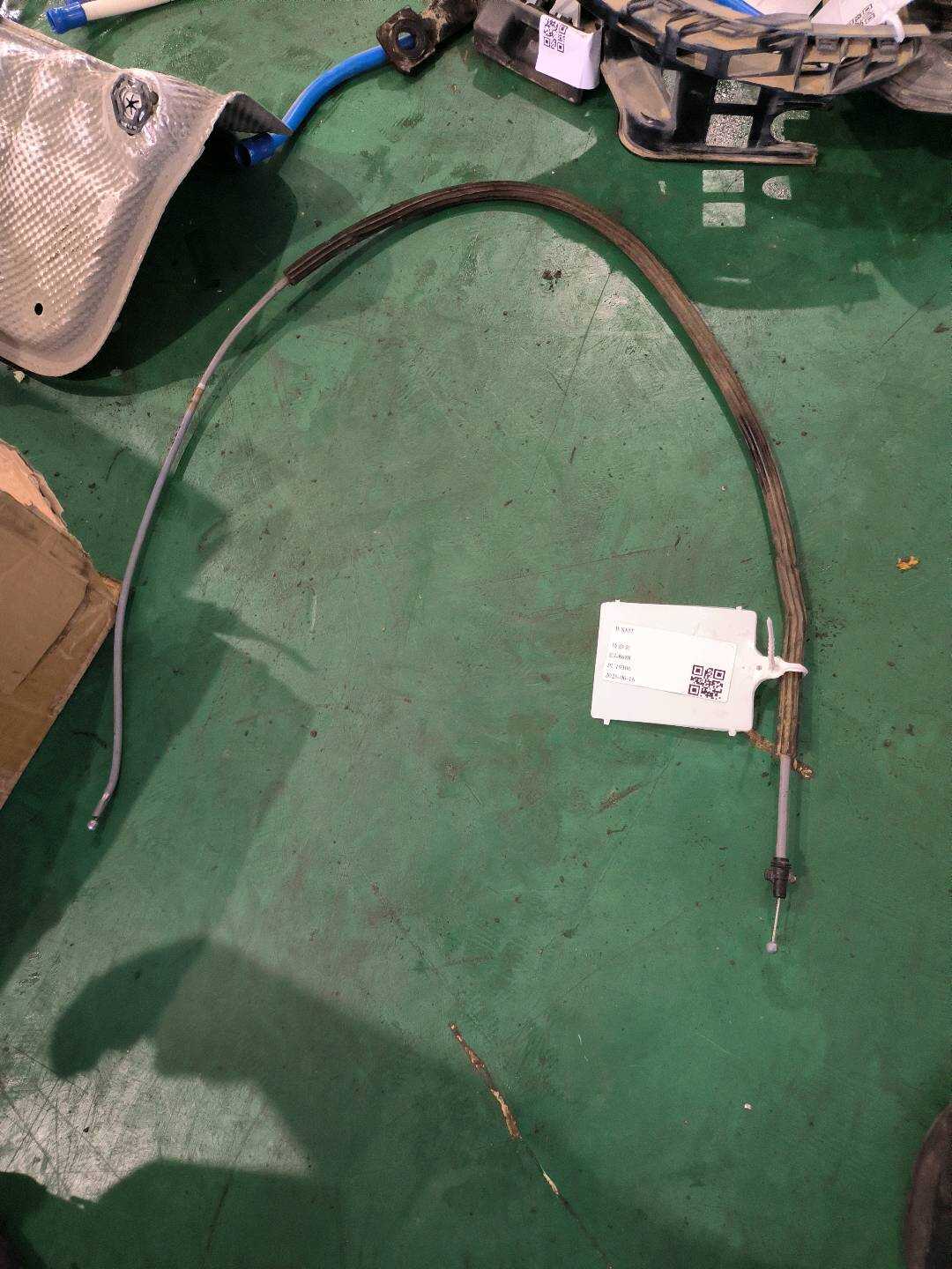 5TD823535A 前机盖拉线(后)