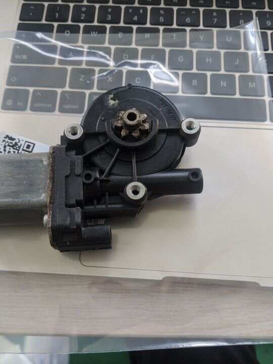 857200D230 Rear Door Window Motor, Right