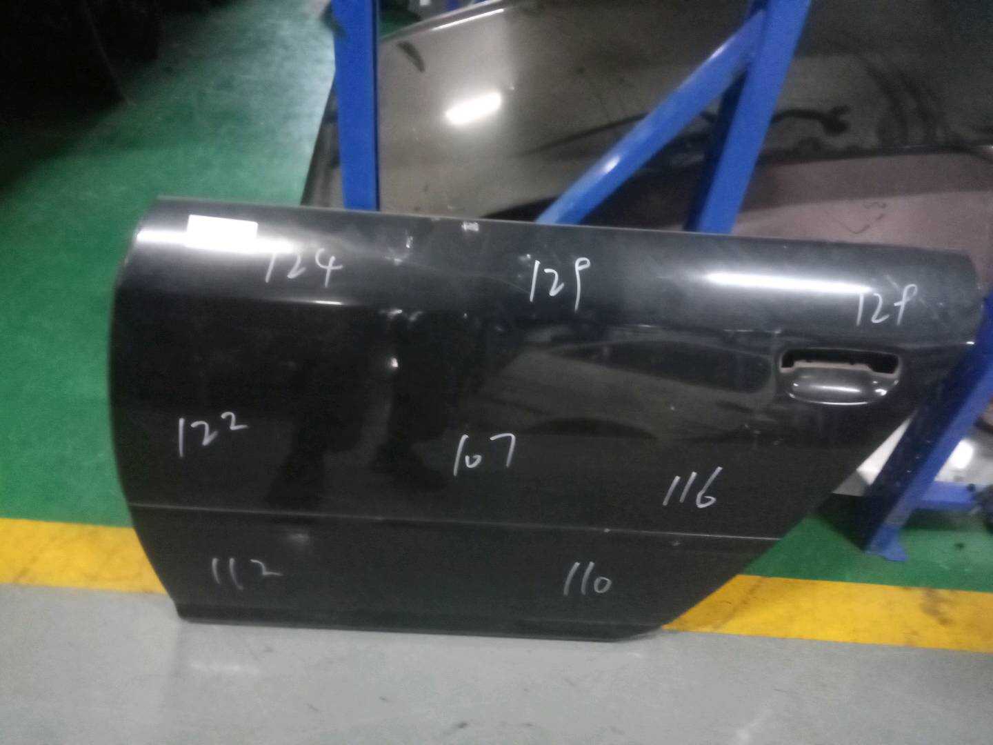 L4C0833051 后门壳(左)