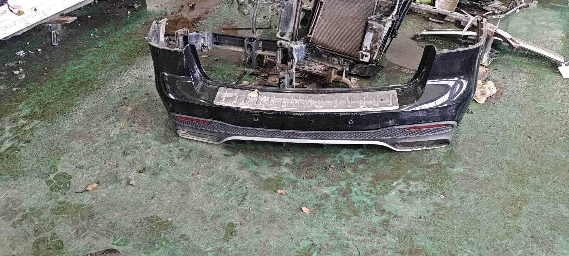 A1668850625 后保险杠皮