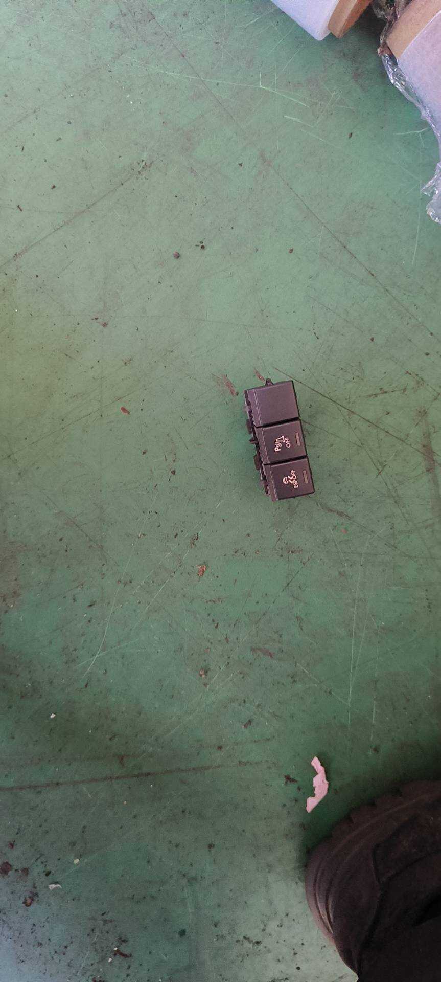 98015058ZD 仪表台多功能开关组(左)