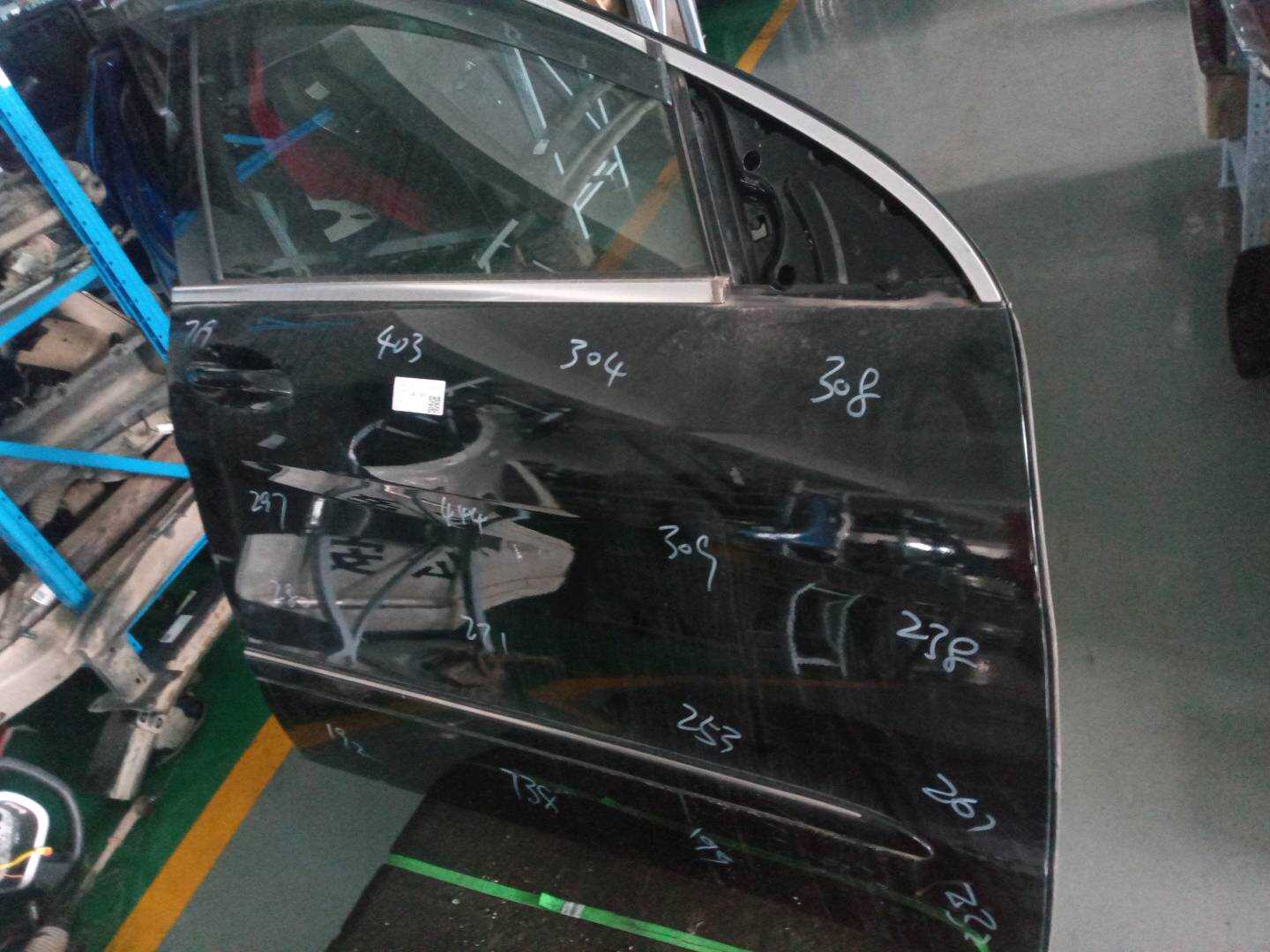 A2517200805 前门壳(右)