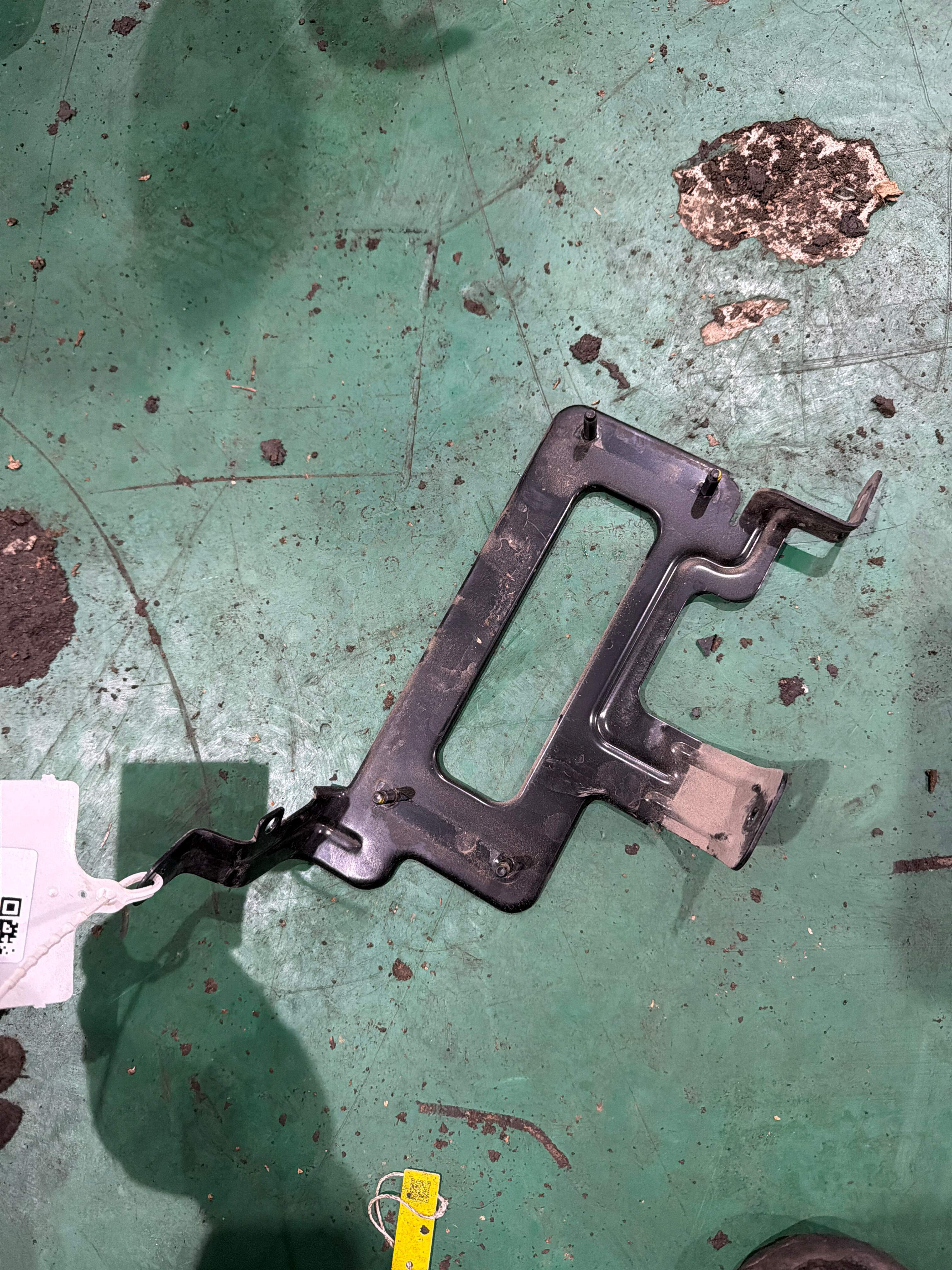 391092B200 ECU Bracket