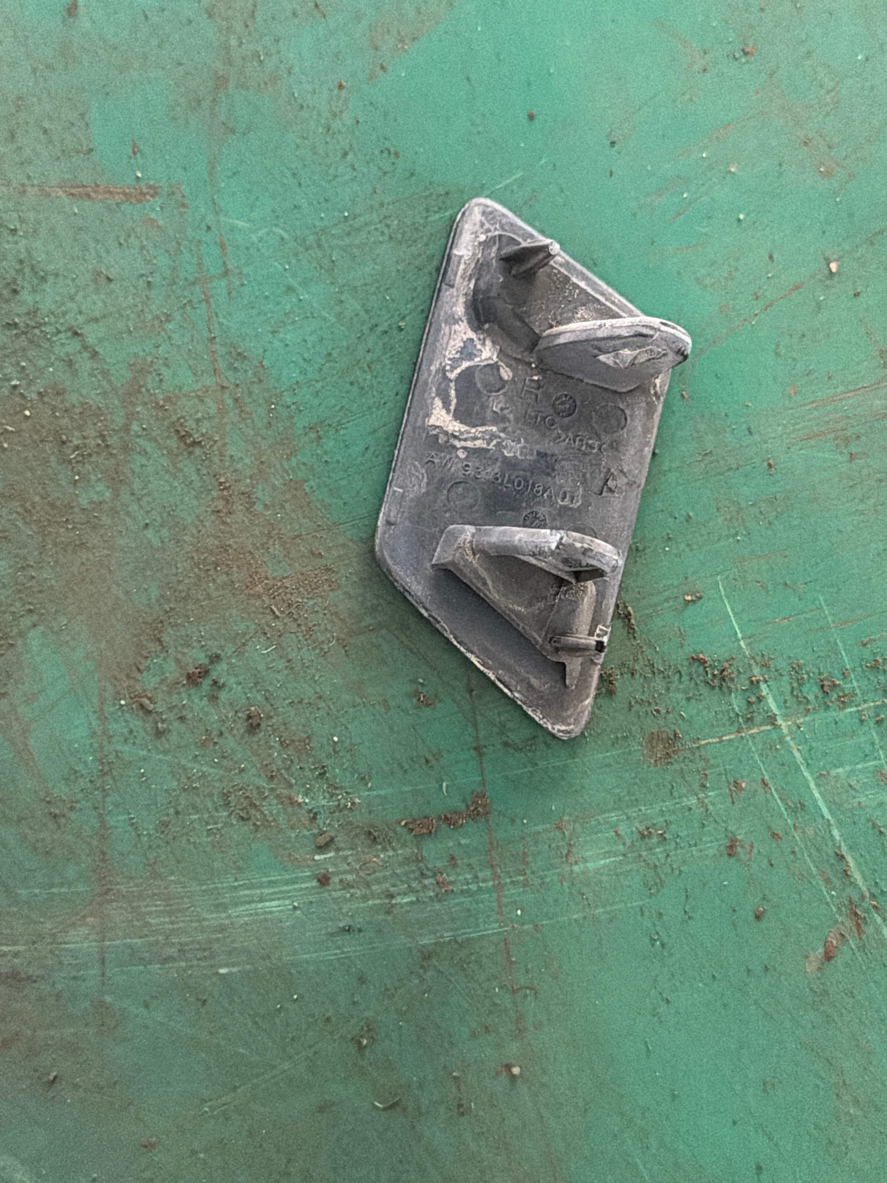 C2D3560 Front Headlight Washer Nozzle Cover, Right